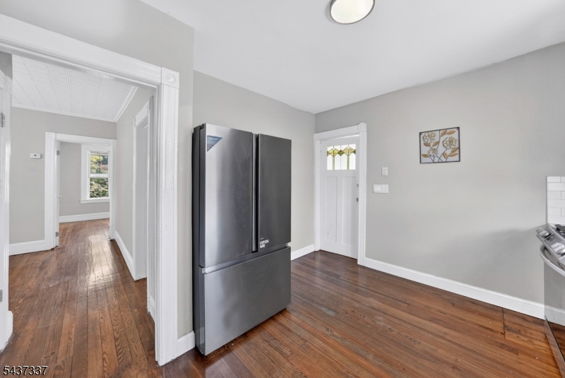 86 Curie Ave