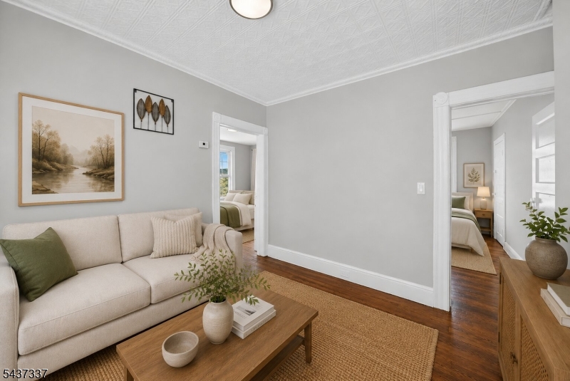 86 Curie Ave