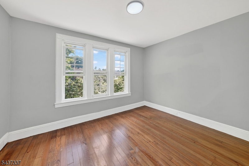 86 Curie Ave