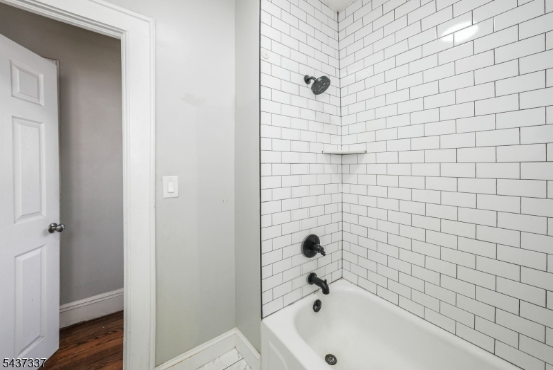 86 Curie Ave