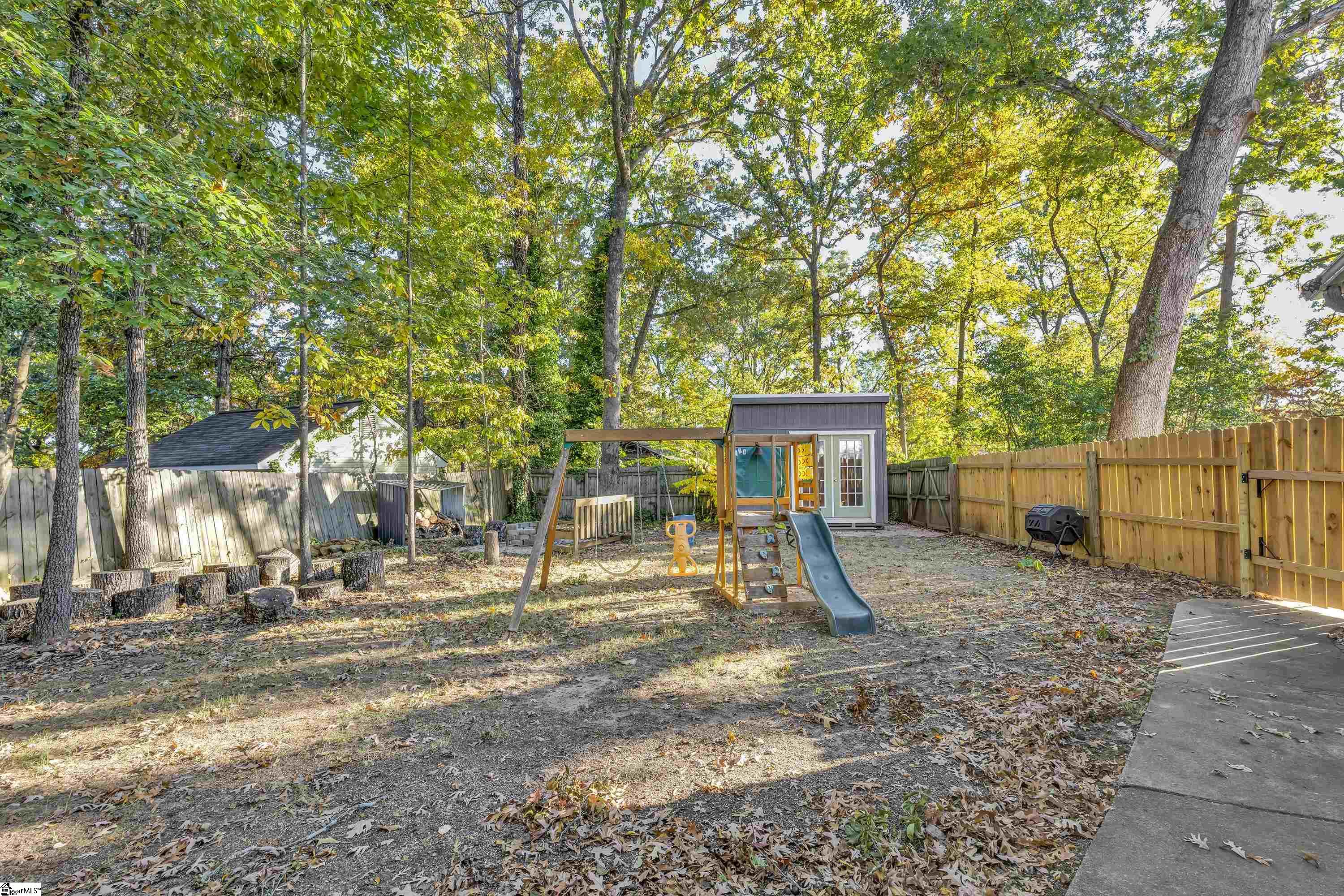 5 Edwards Mill Court