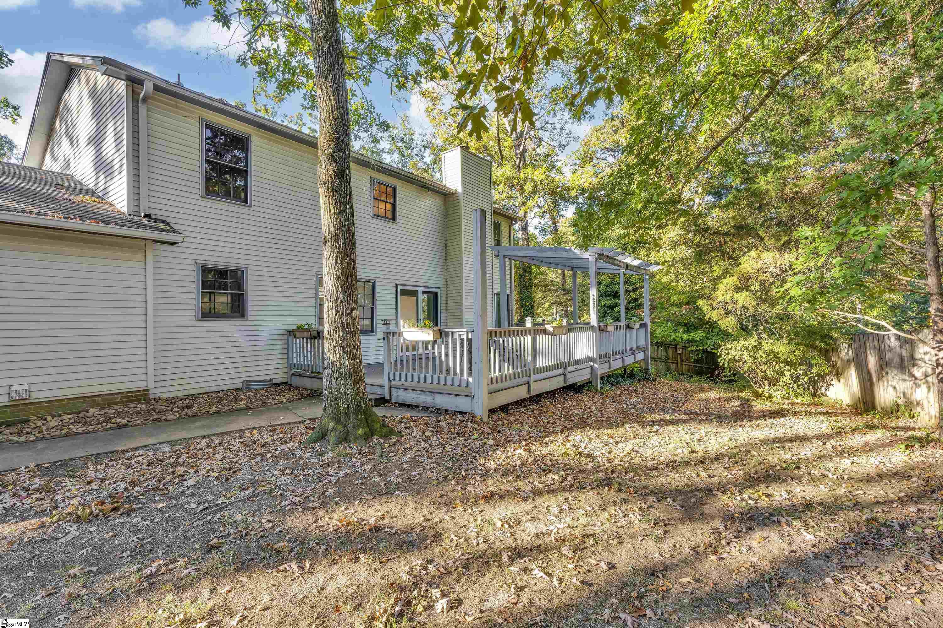 5 Edwards Mill Court