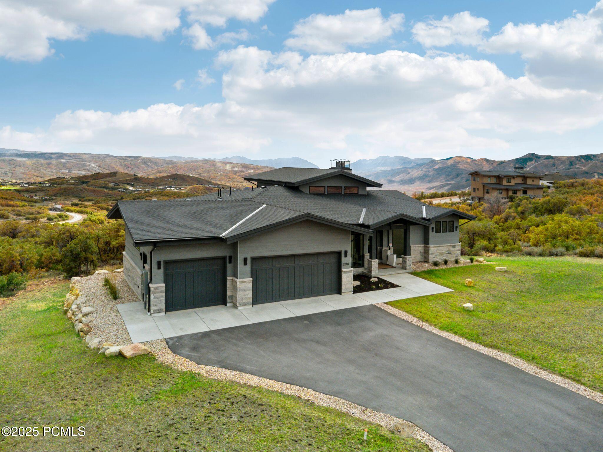 2280 E Outlaw Road
