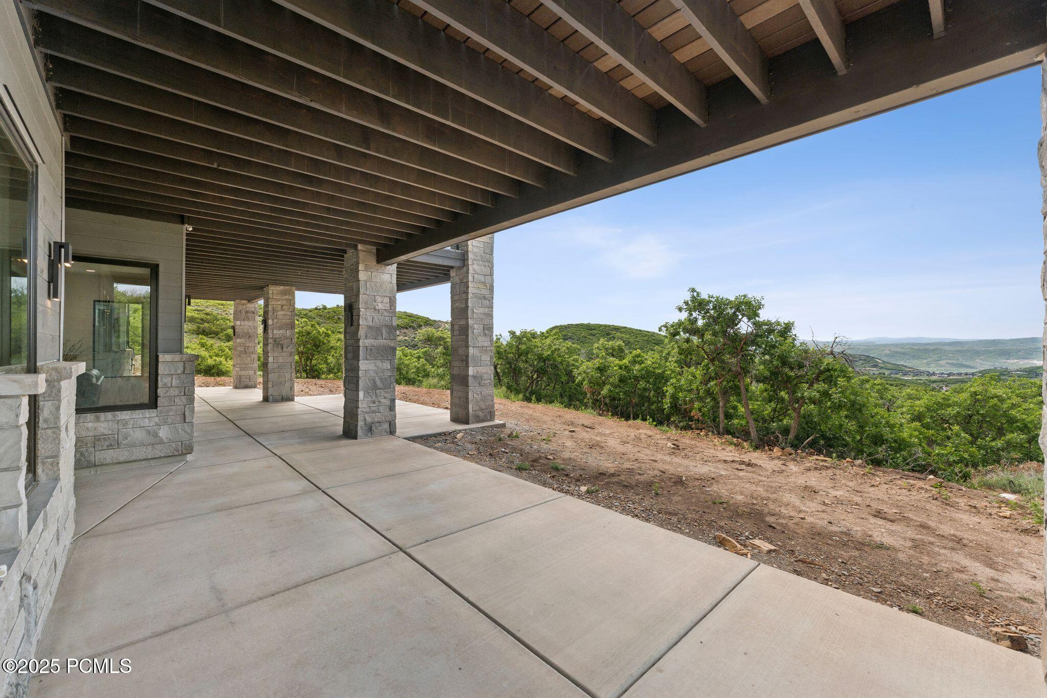 2280 E Outlaw Road