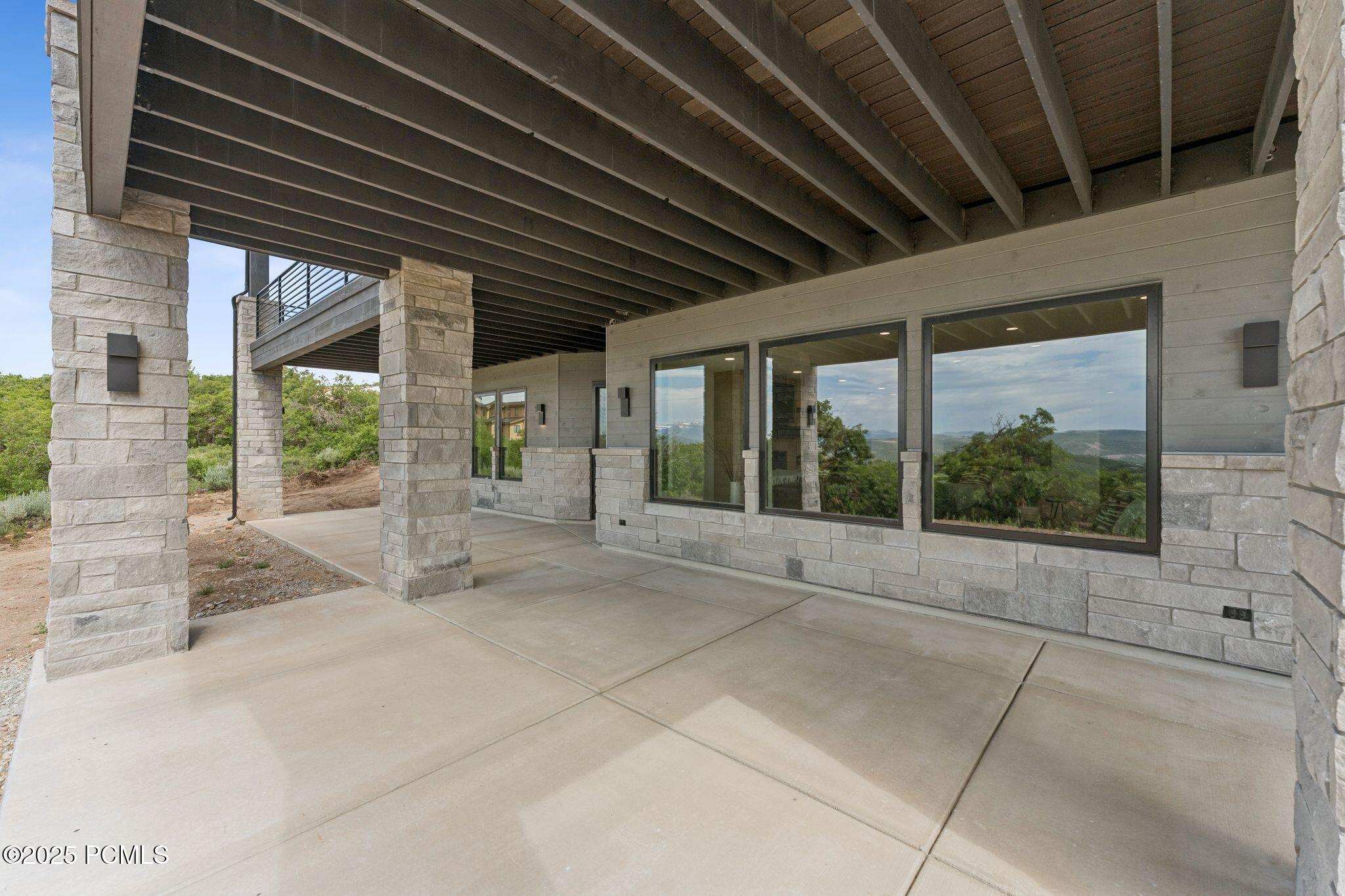 2280 E Outlaw Road