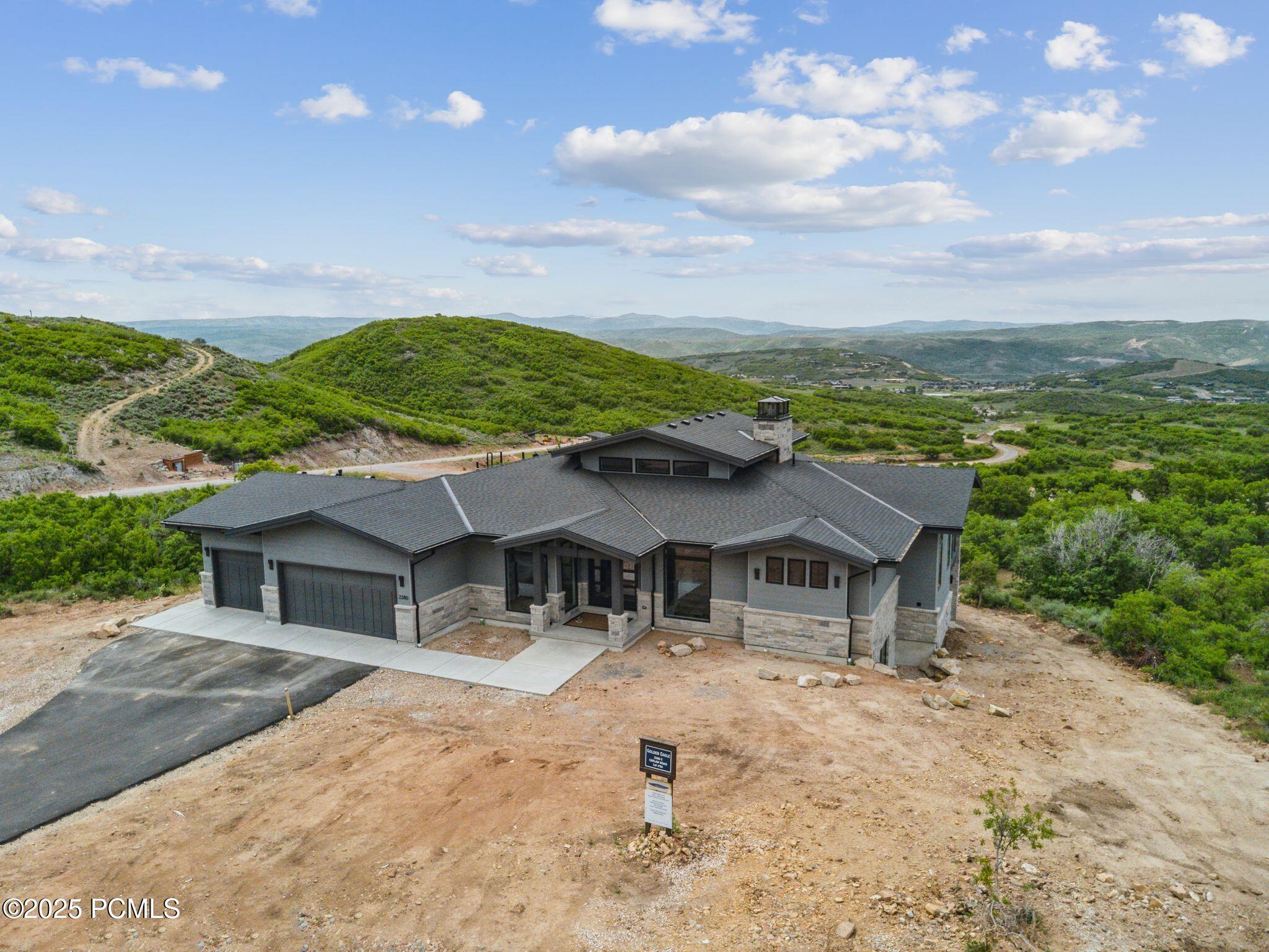 2280 E Outlaw Road