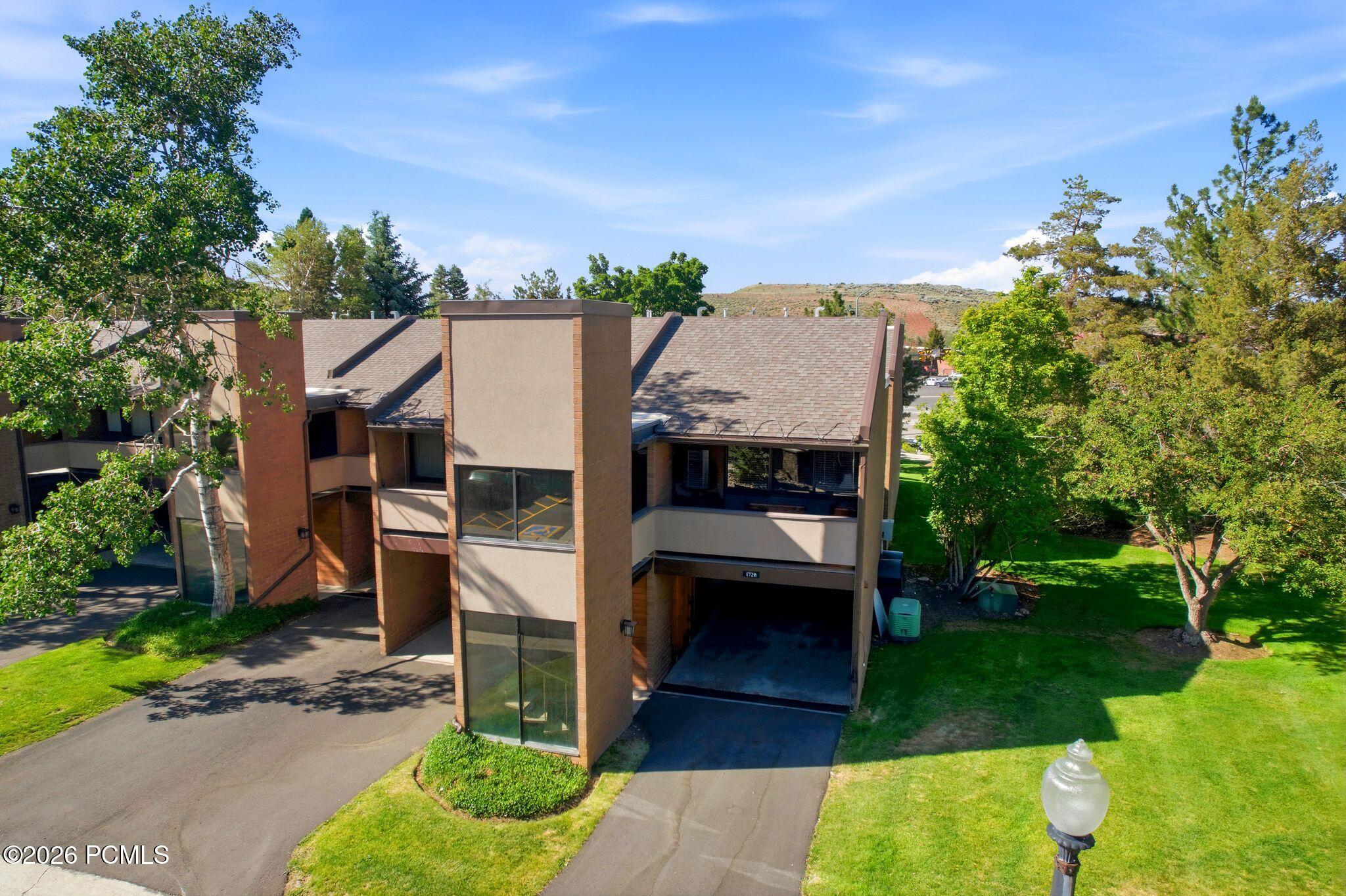 1720 Captain Molly Drive