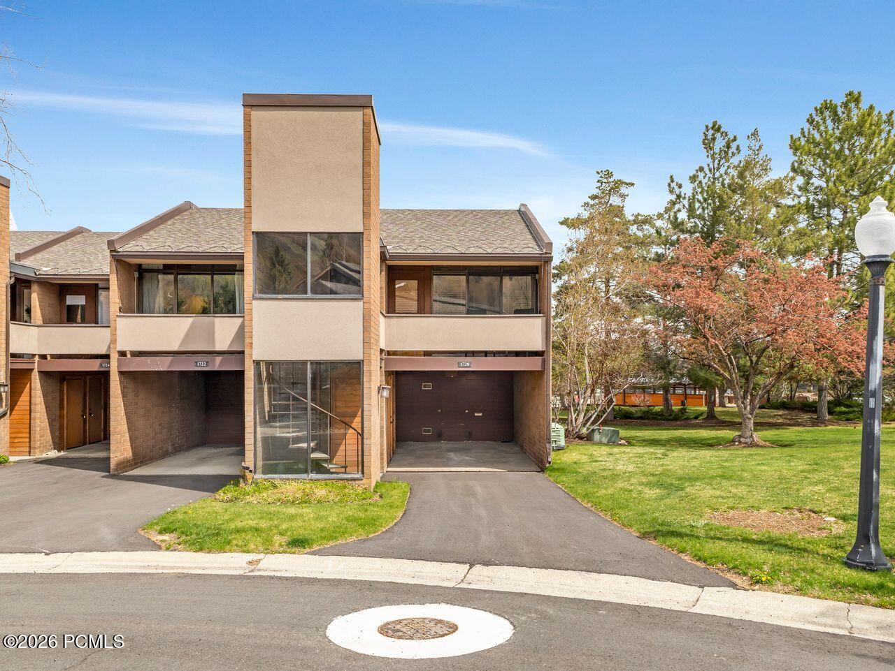 1720 Captain Molly Drive