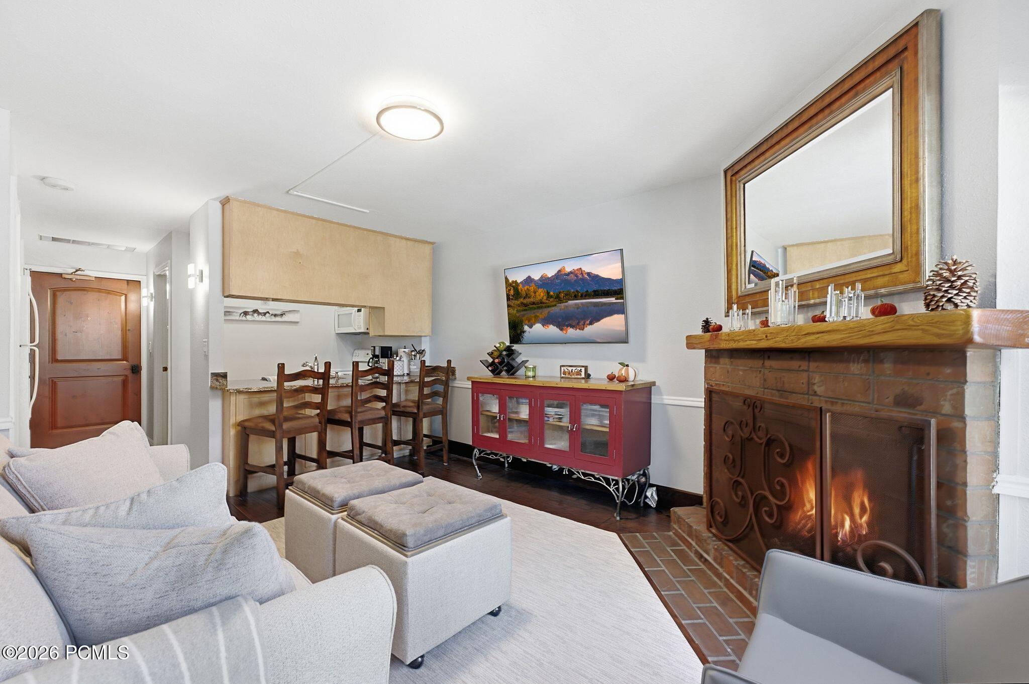 1637 Shortline Road 106