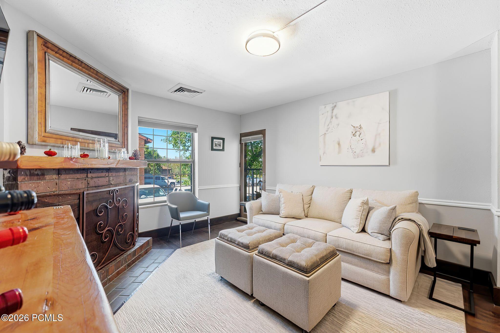 1637 Shortline Road 106