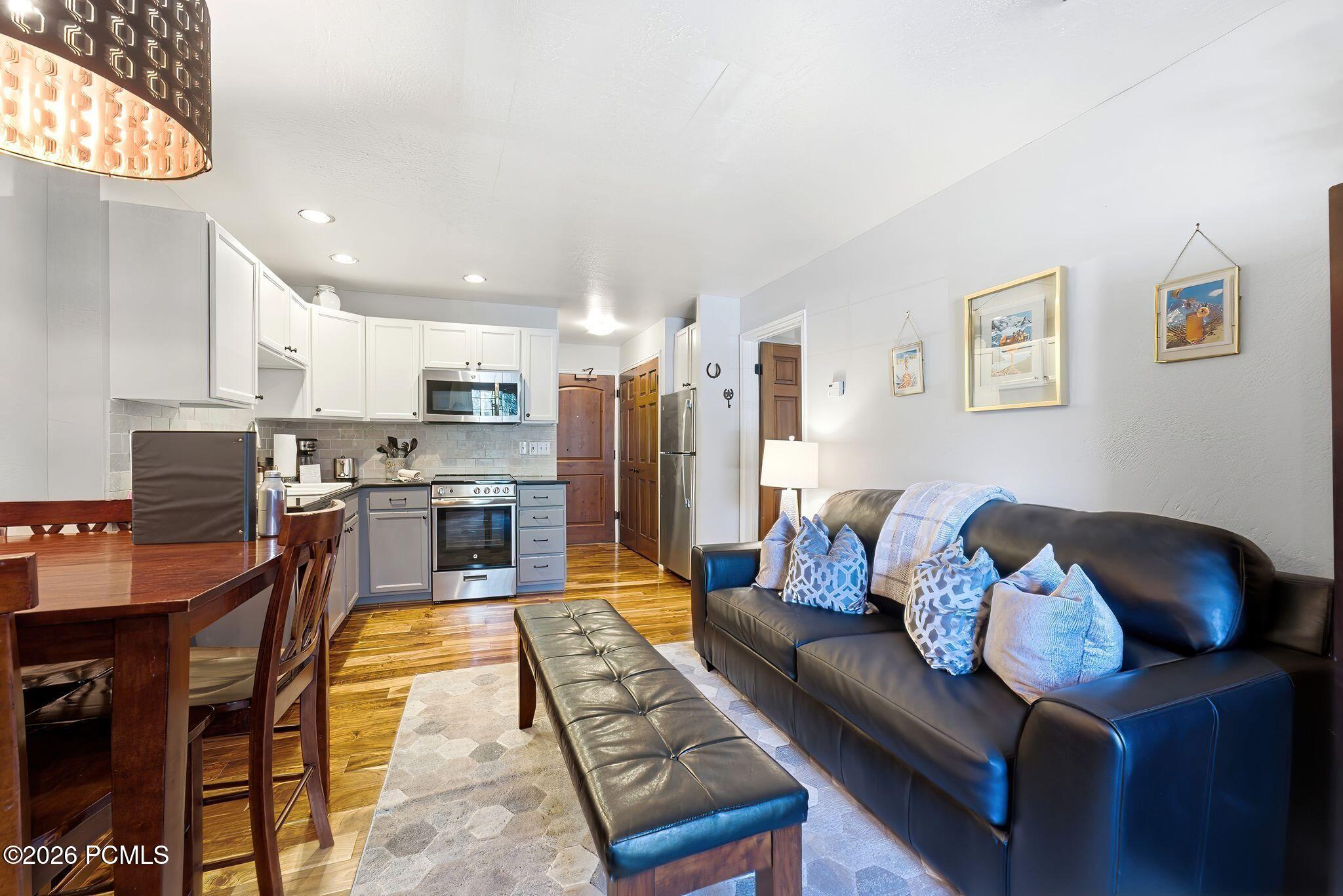 1637 Shortline Road 108