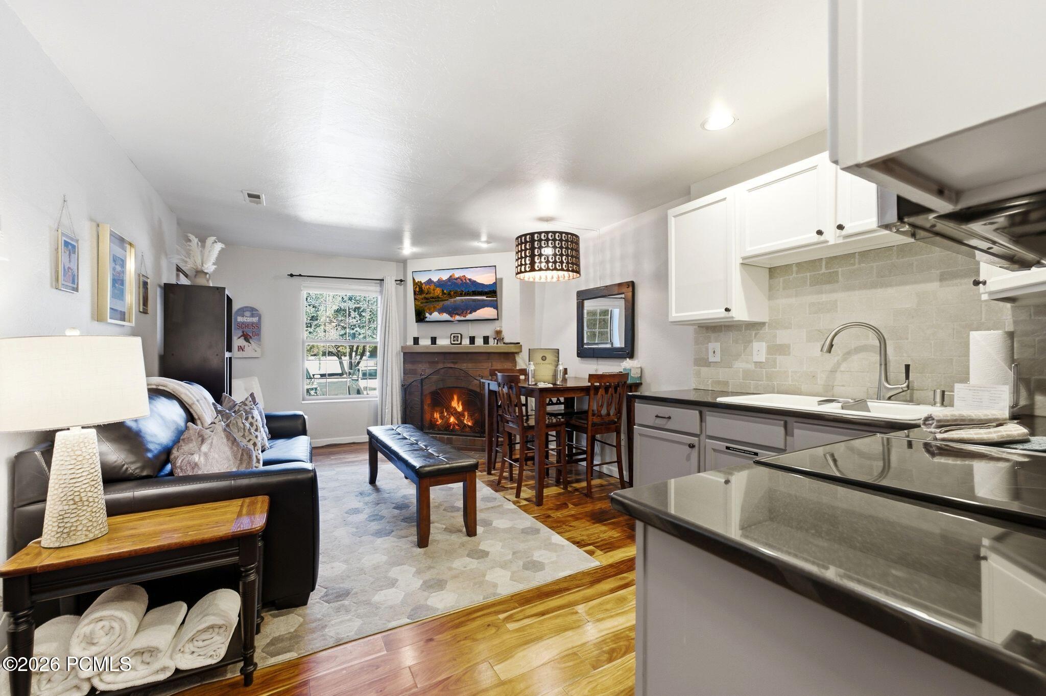 1637 Shortline Road 108