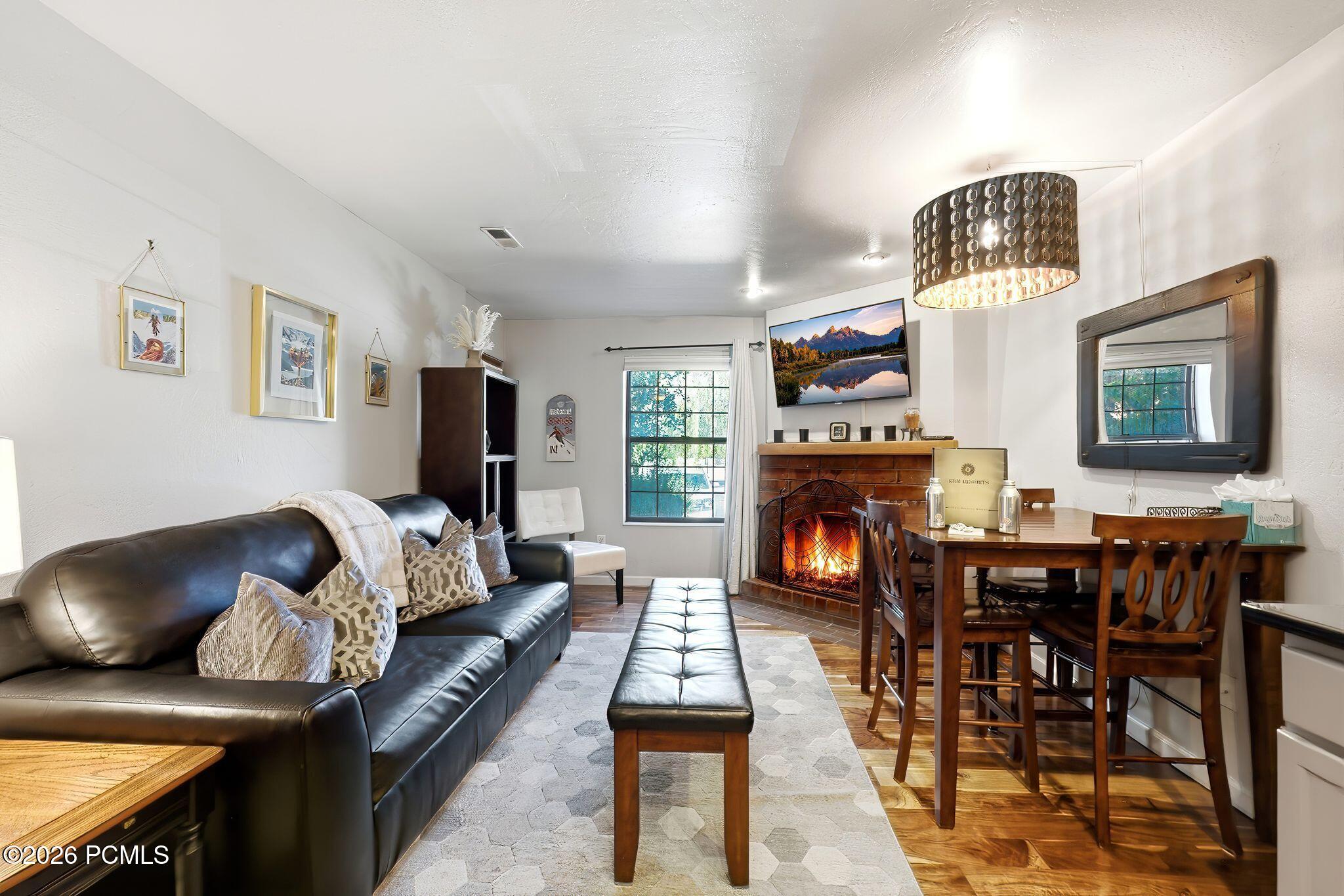 1637 Shortline Road 108
