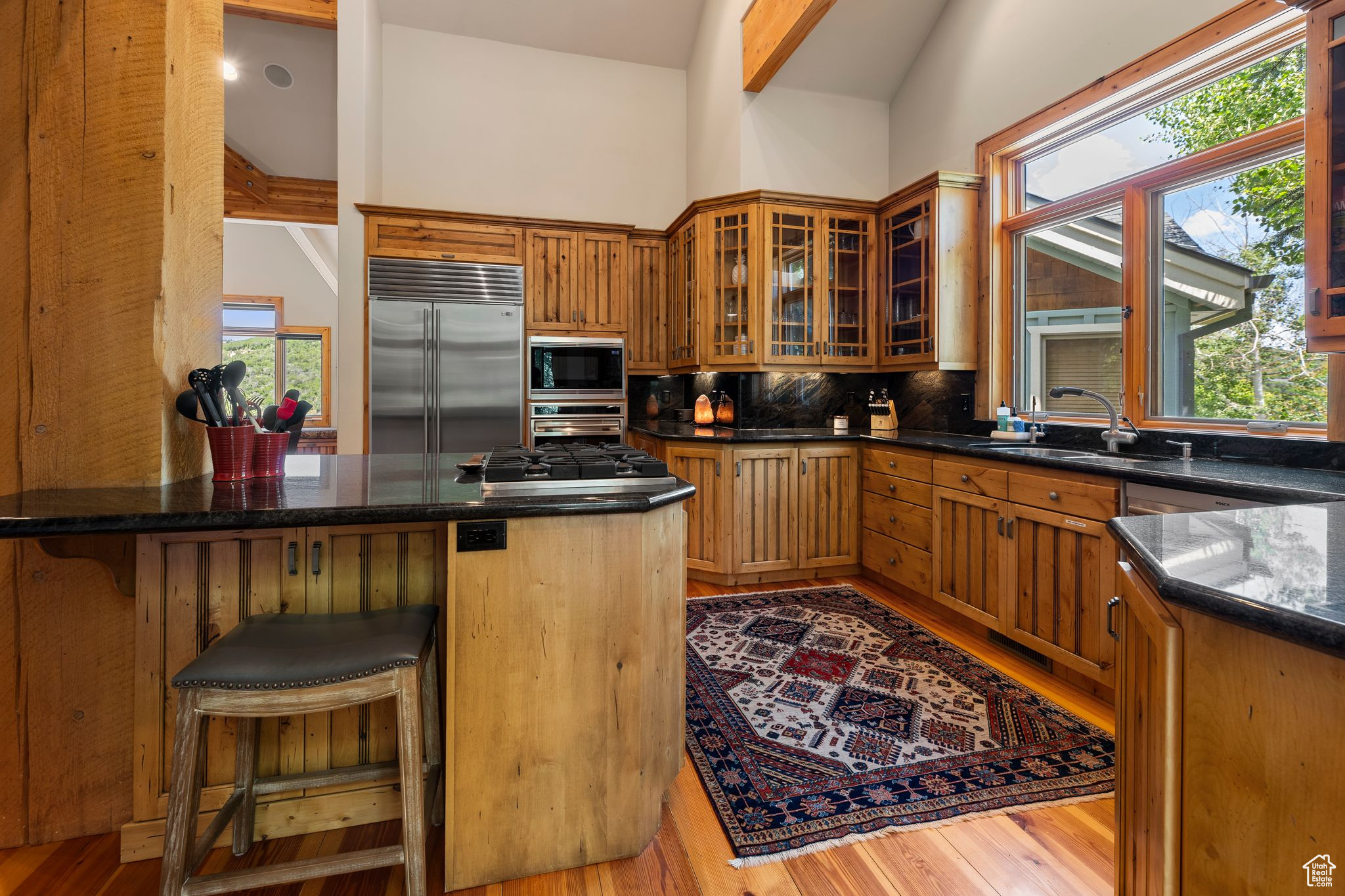 515 ROSSIE DR