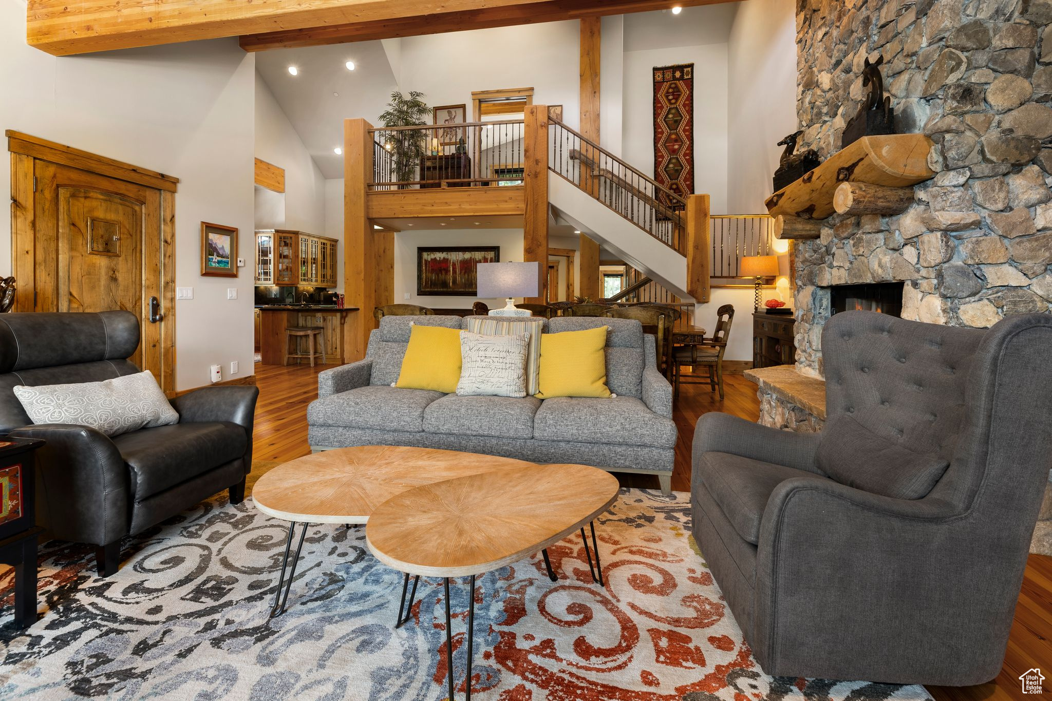 515 ROSSIE DR
