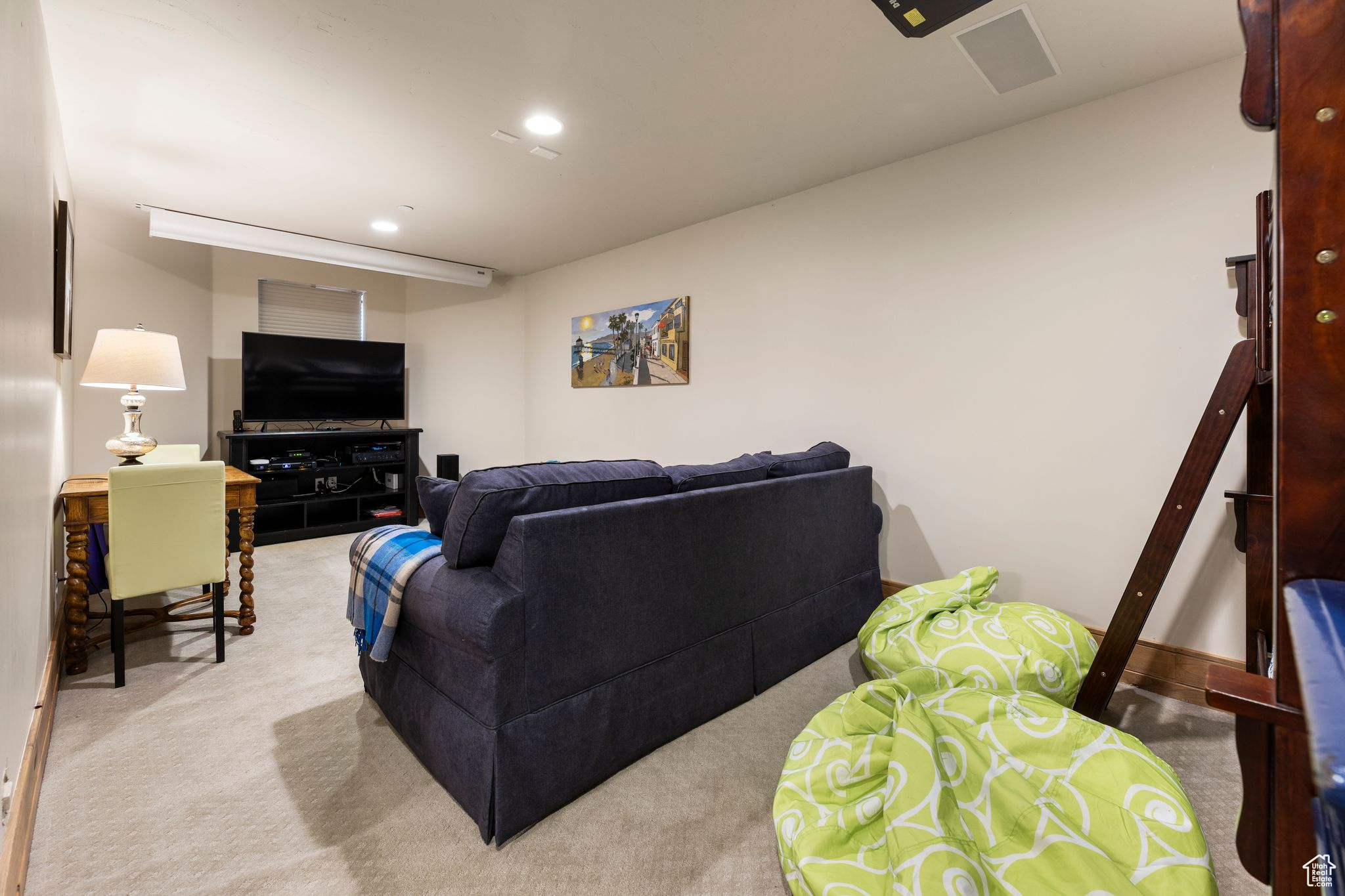 515 ROSSIE DR