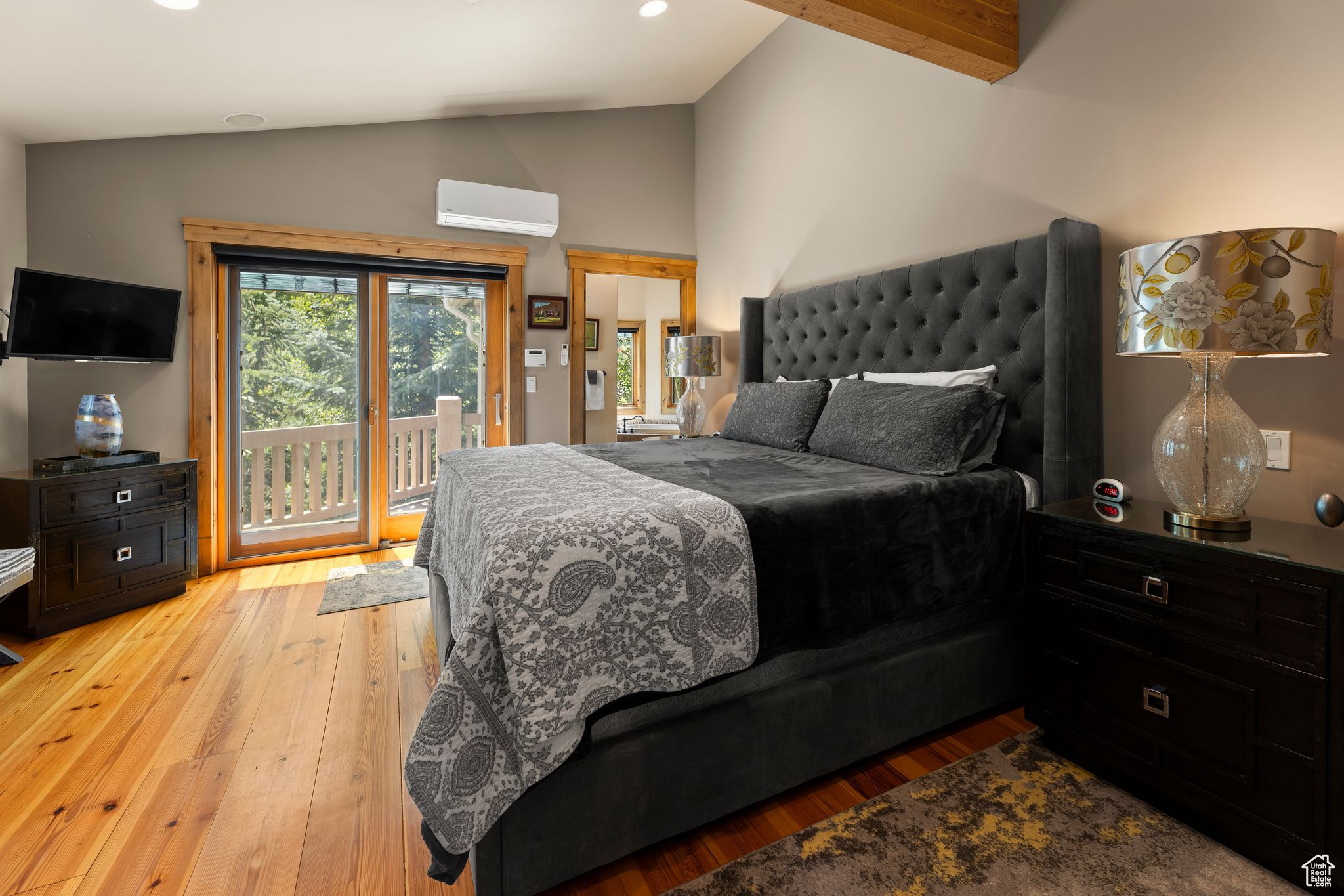 515 ROSSIE DR