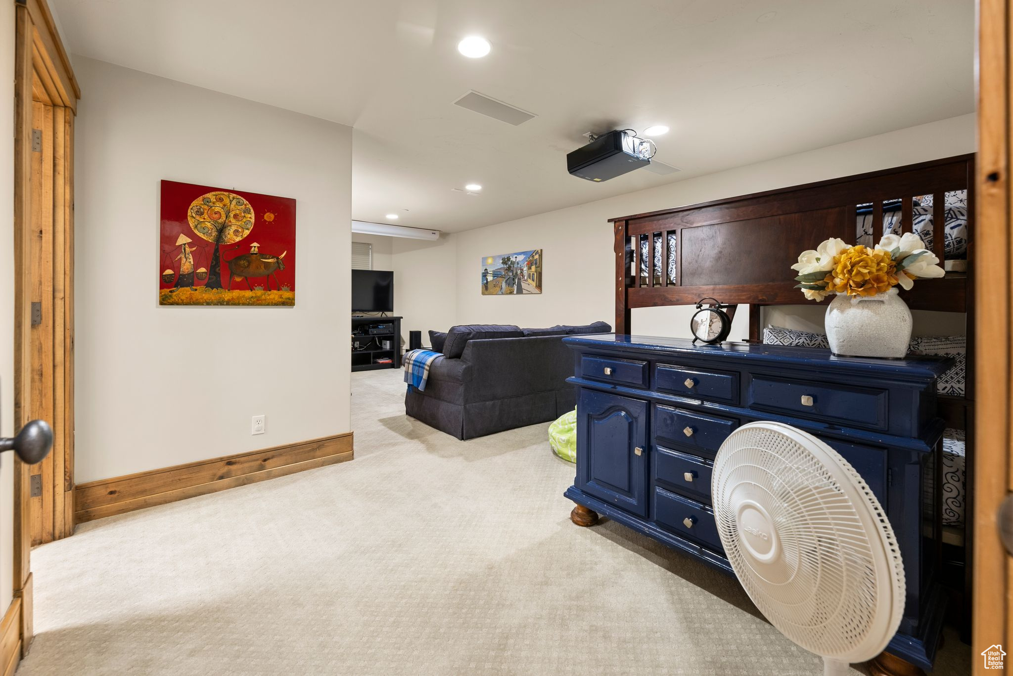 515 ROSSIE DR