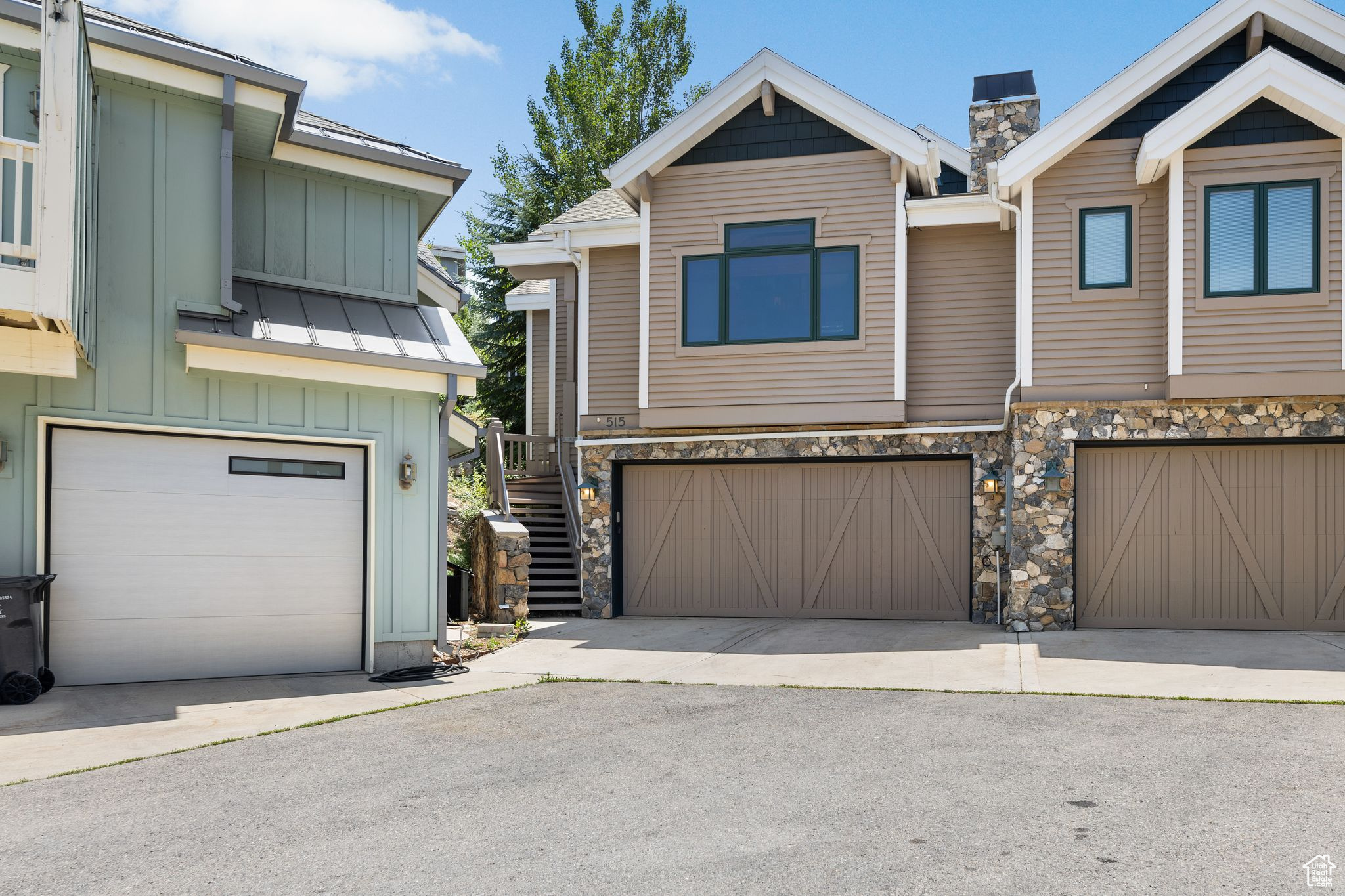 515 ROSSIE DR