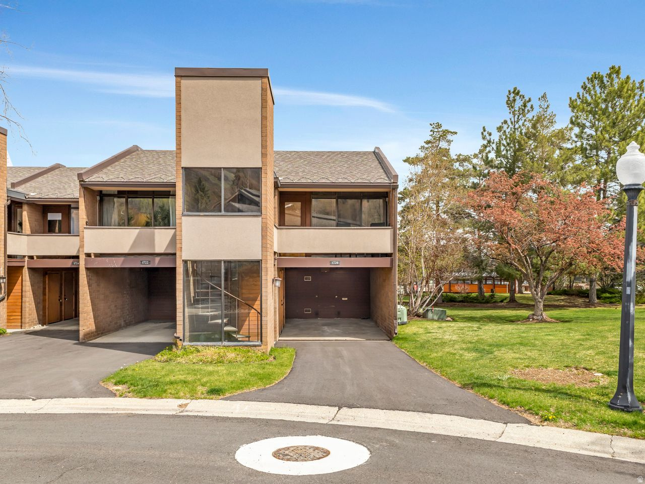 1720 CAPTAIN MOLLY DR