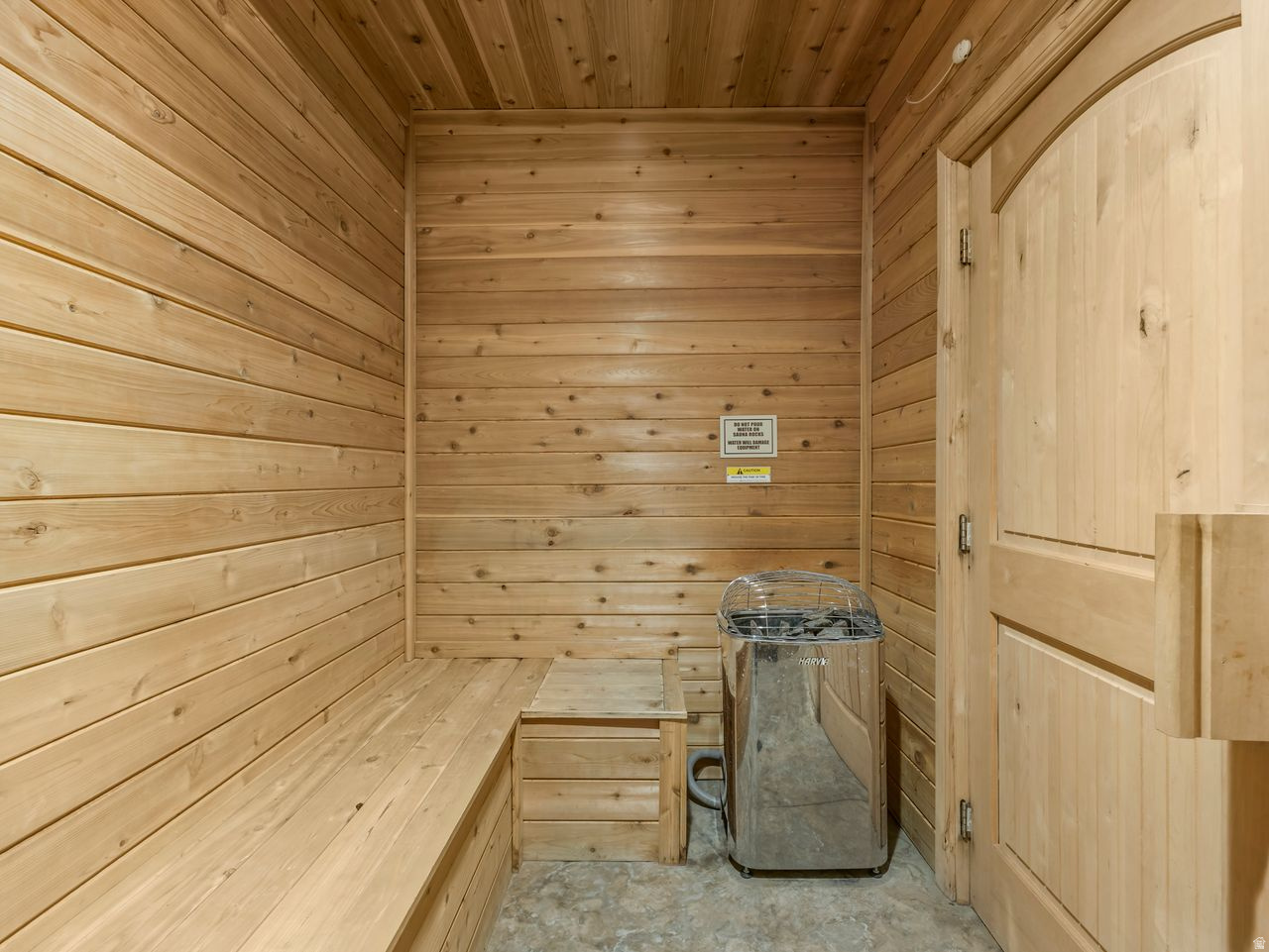 1720 CAPTAIN MOLLY DR