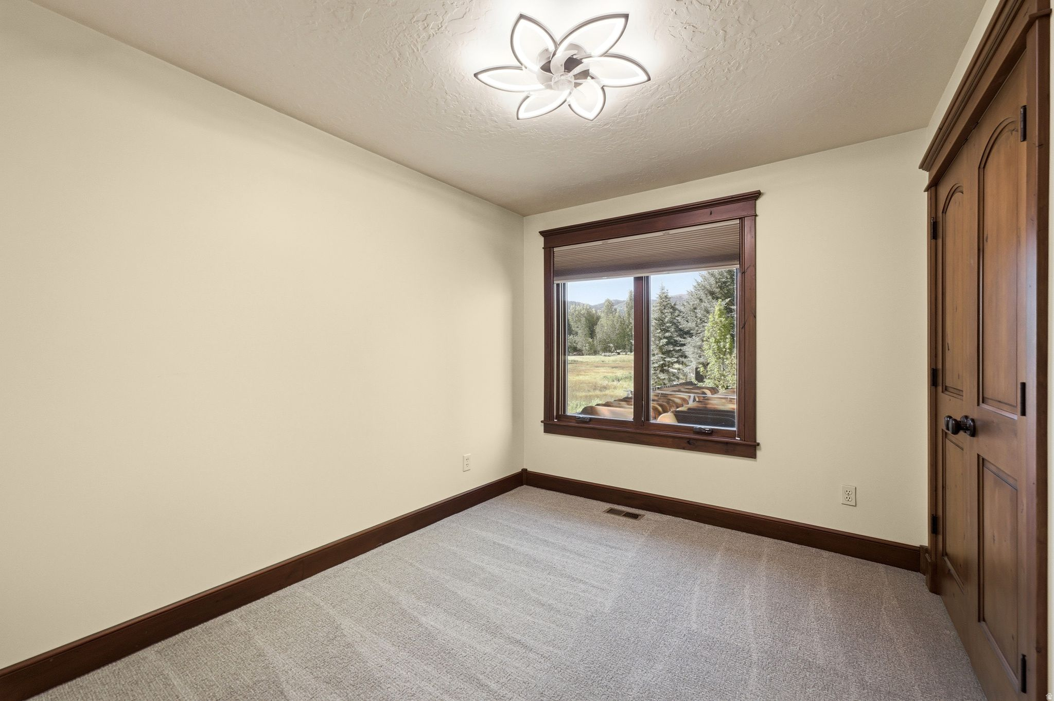 1541 CUTTER LN