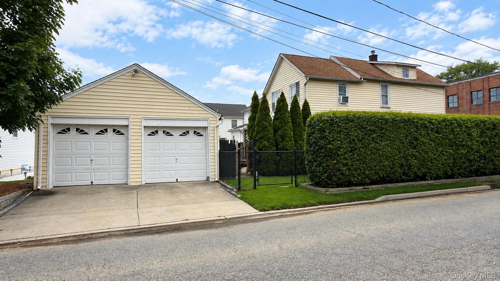42 Whitney Avenue