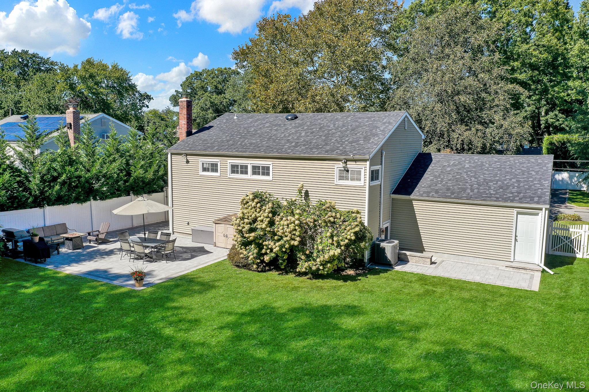 719 Glenridge Lane