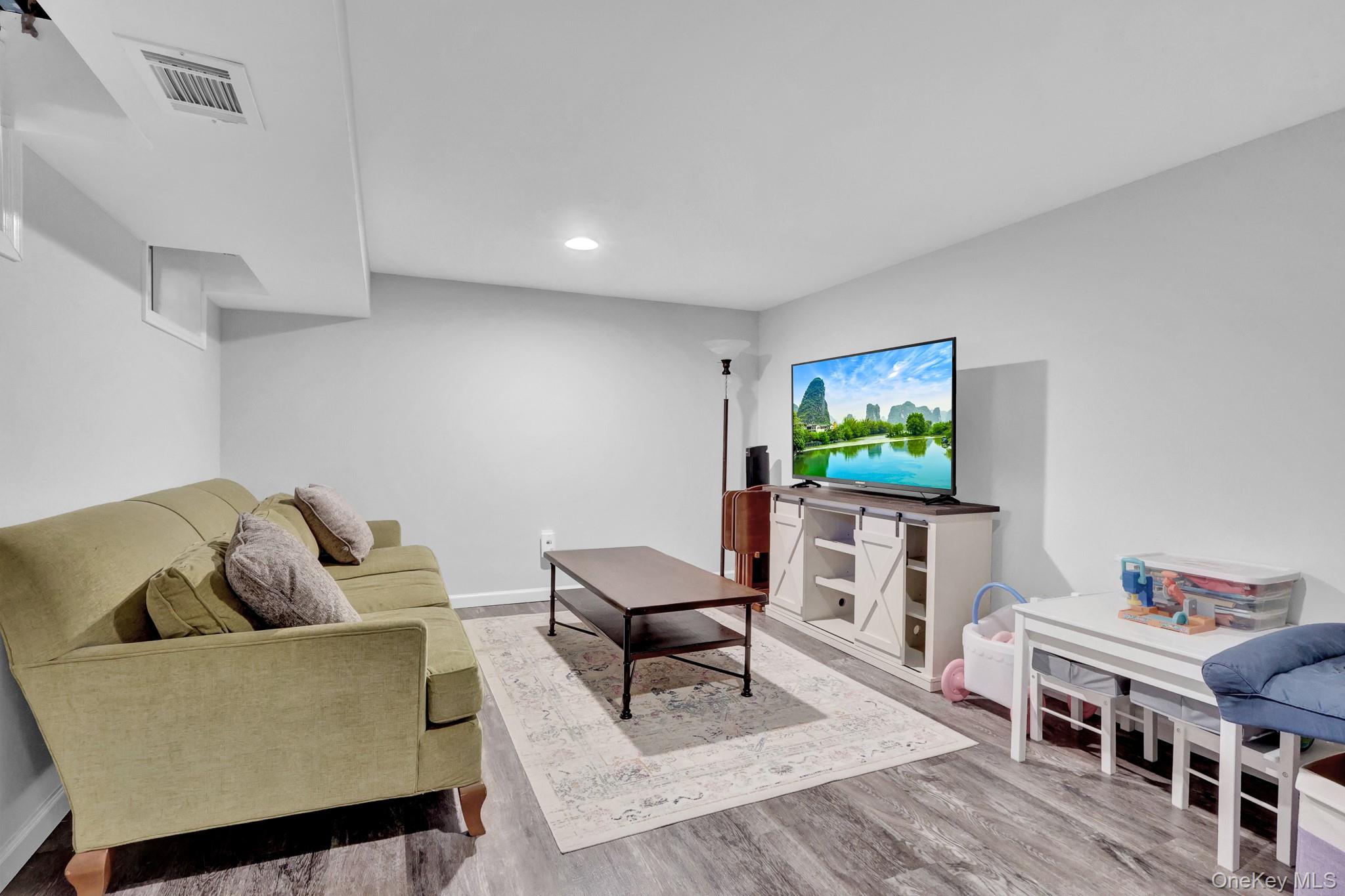 719 Glenridge Lane