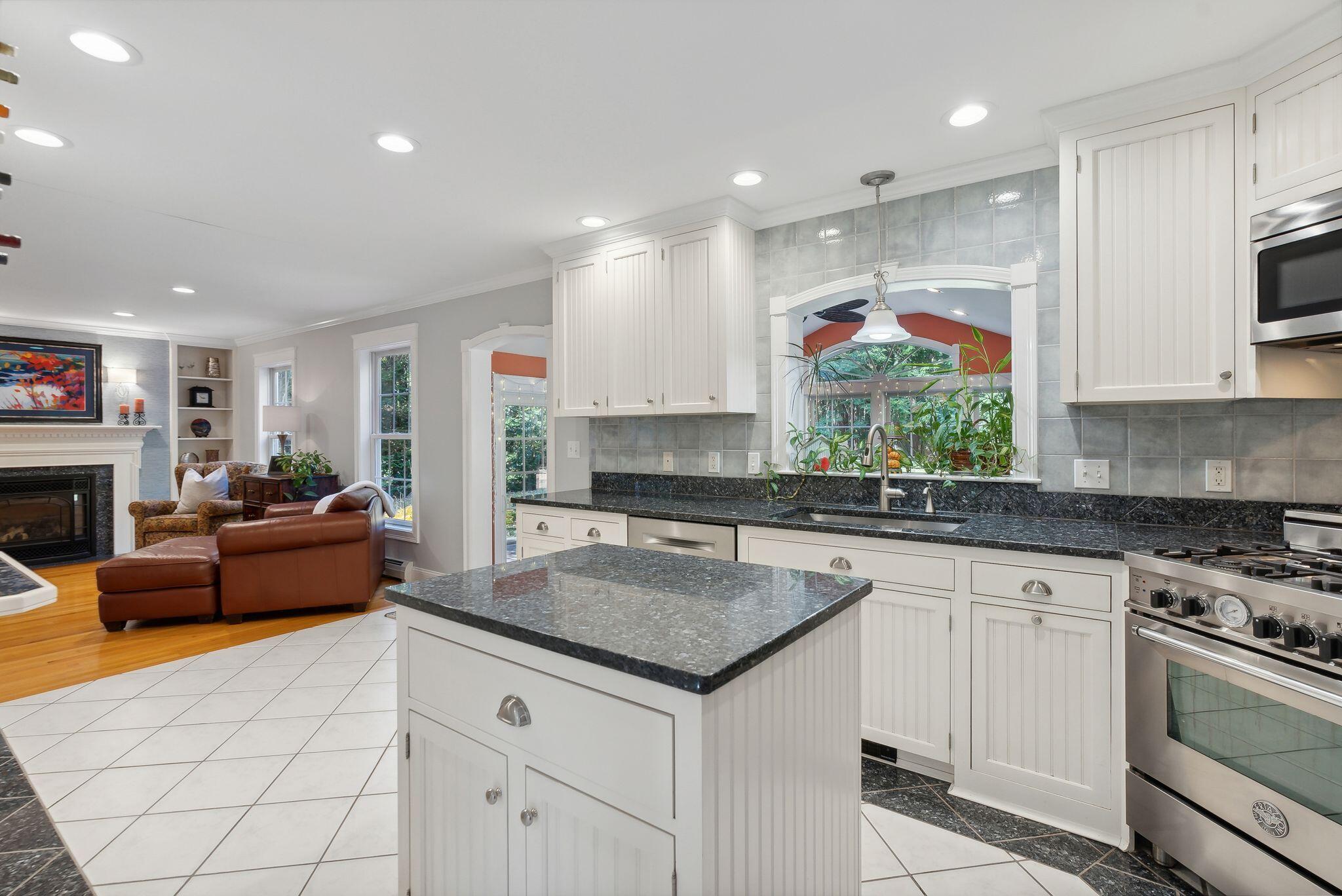 18 Saratoga Lane