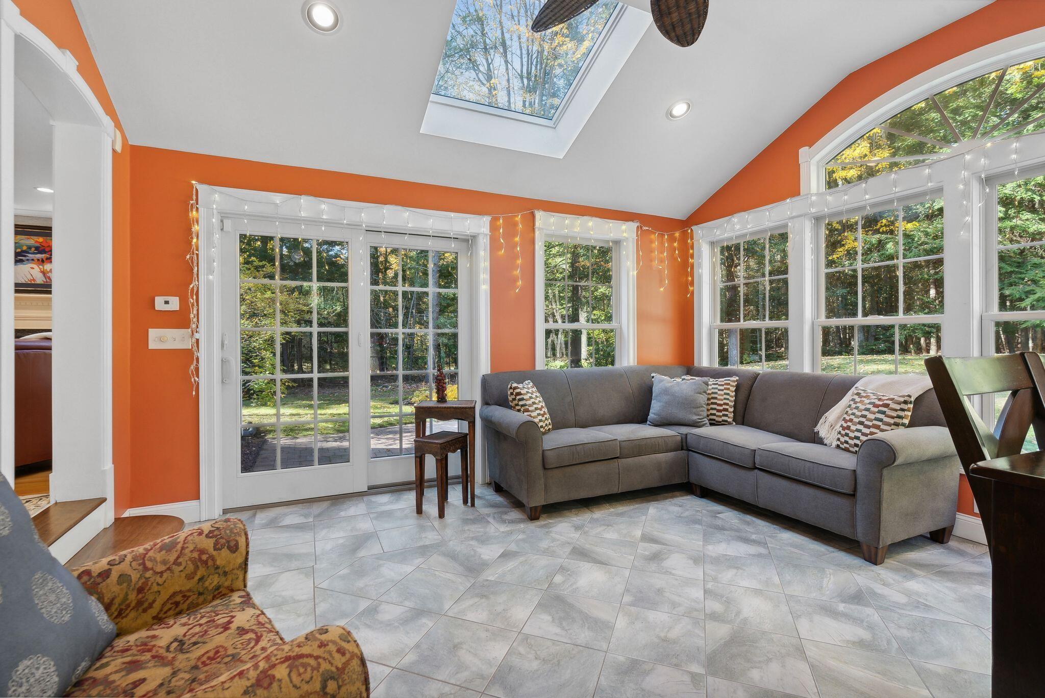 18 Saratoga Lane