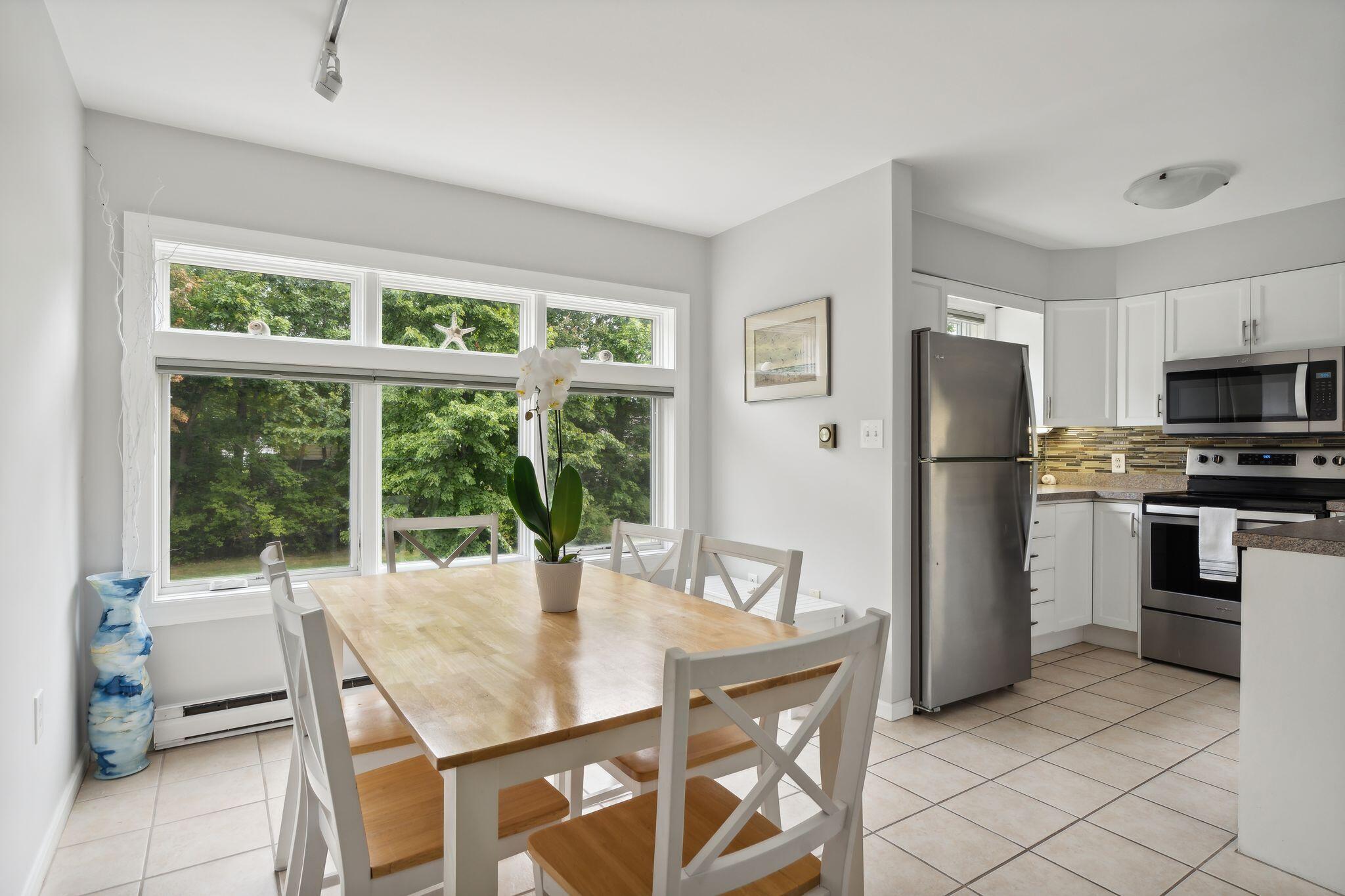 146 W Grand Avenue 51