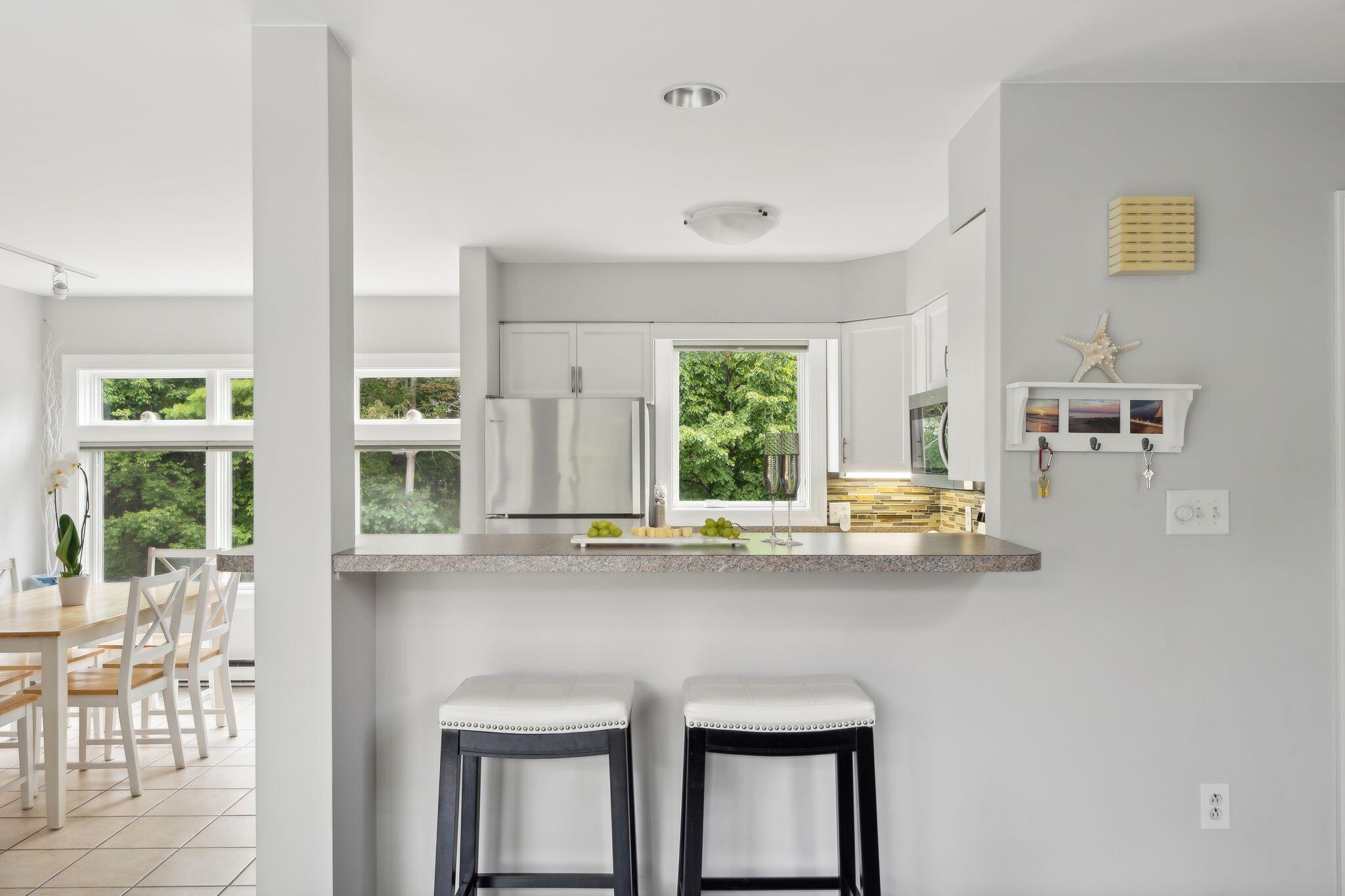 146 W Grand Avenue 51