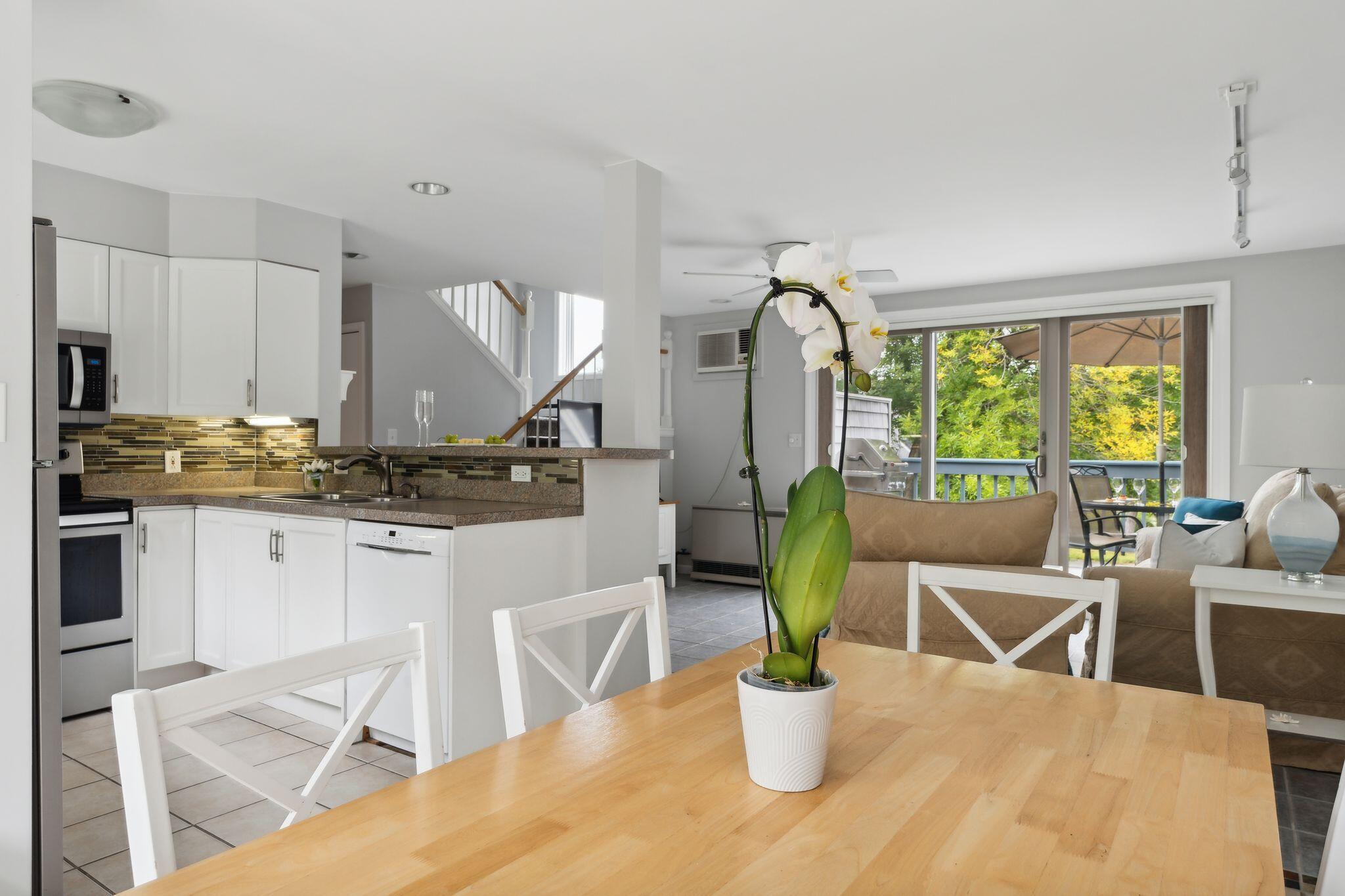 146 W Grand Avenue 51