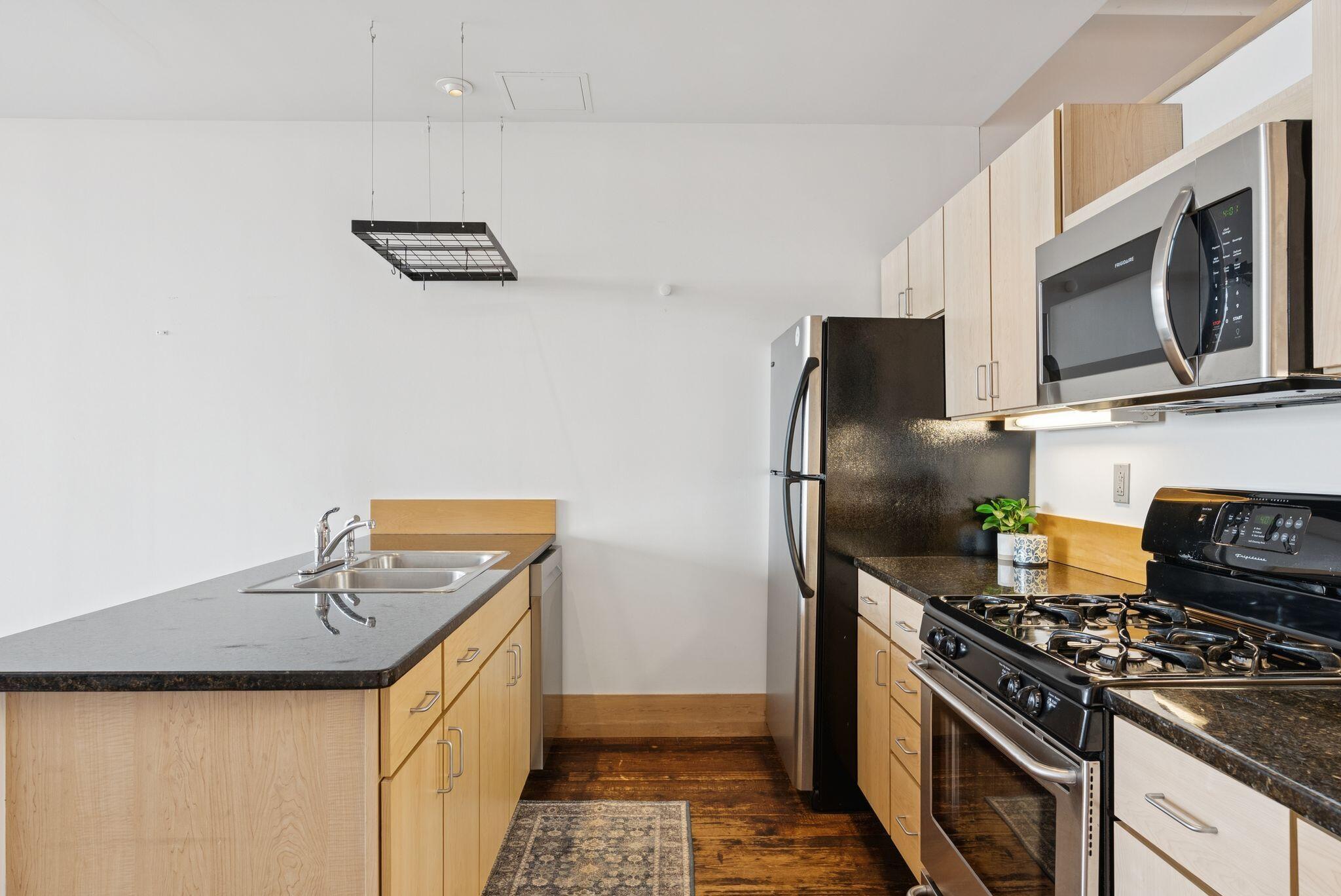15 Brown Street 401