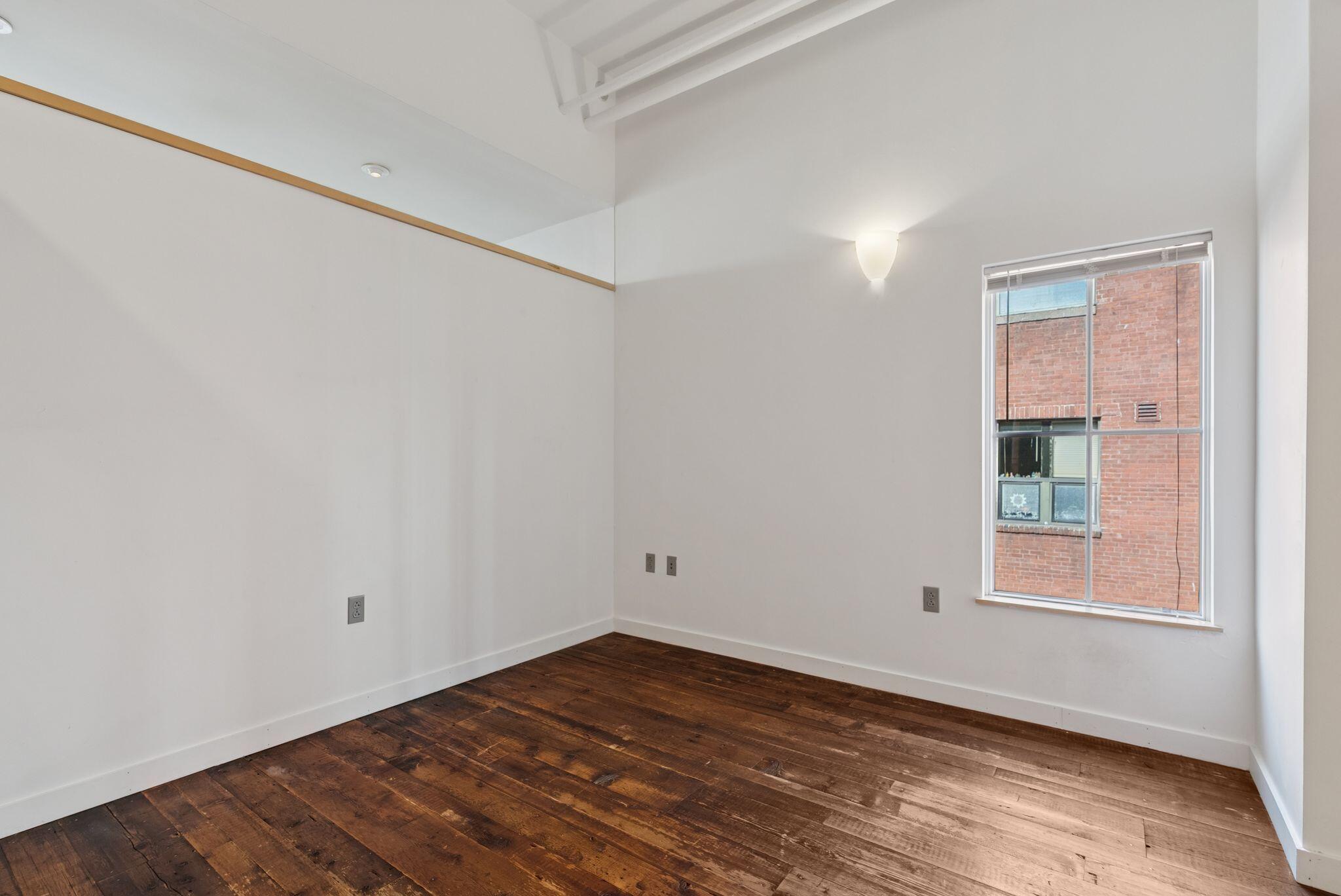 15 Brown Street 401