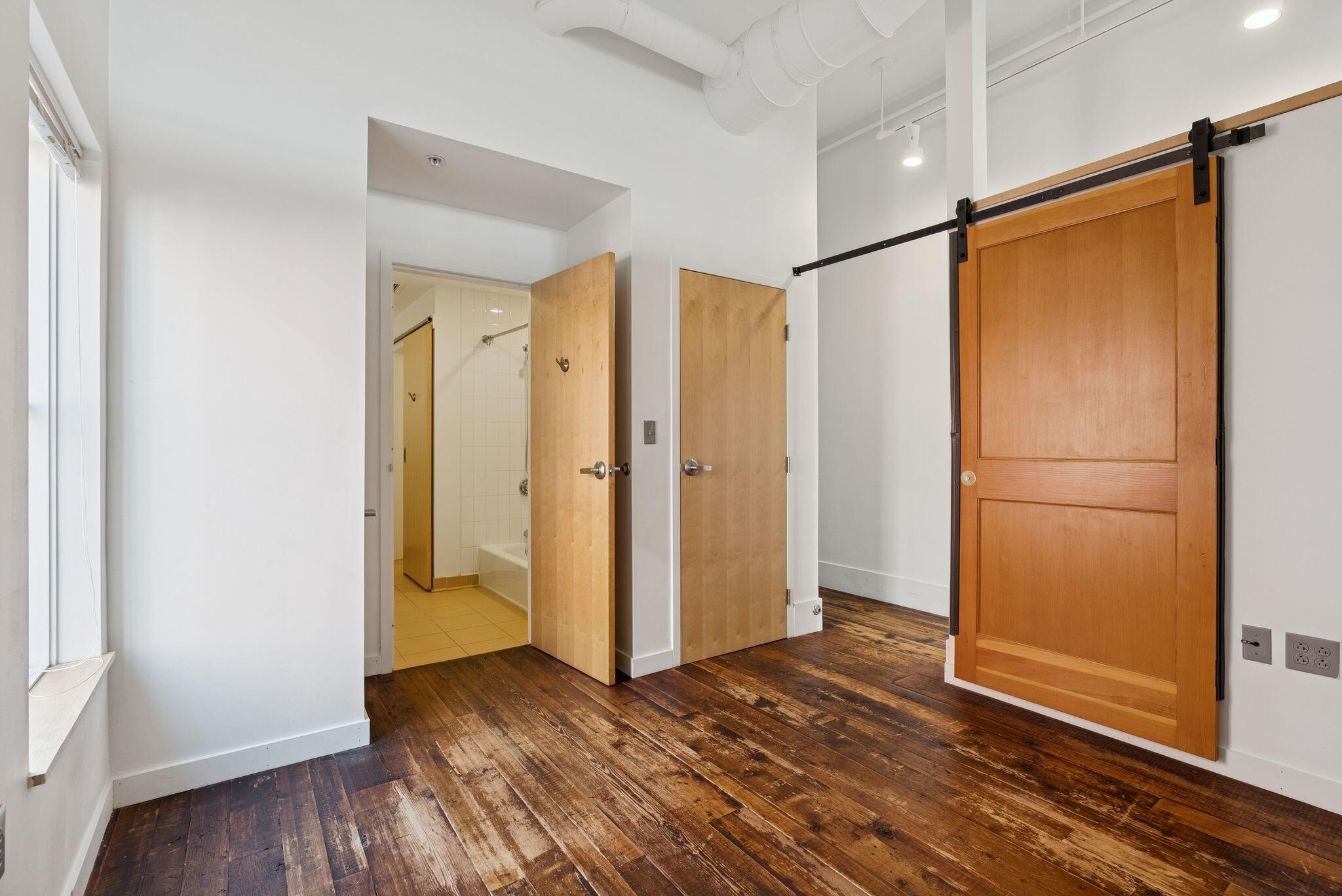 15 Brown Street 401
