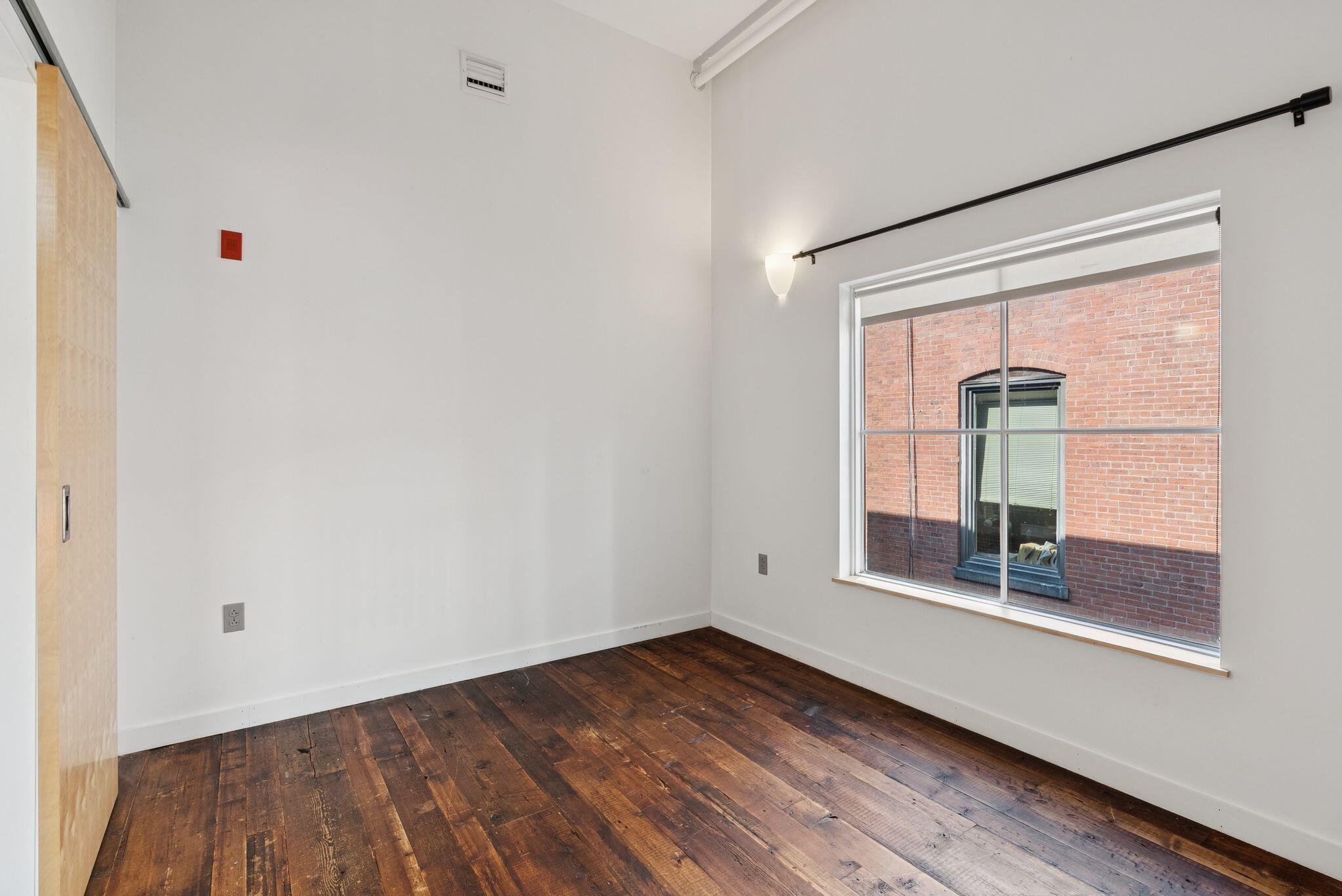 15 Brown Street 401
