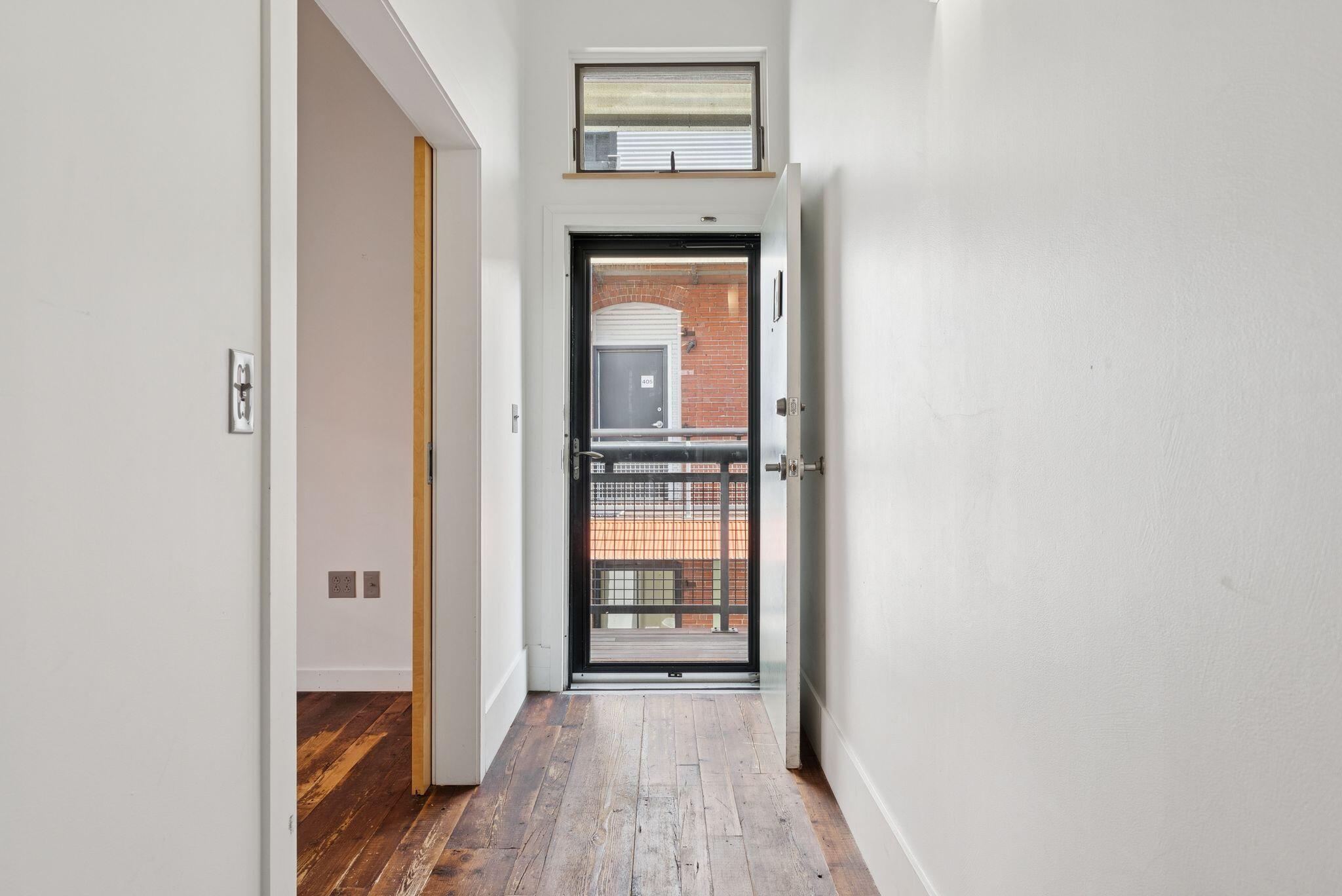 15 Brown Street 401