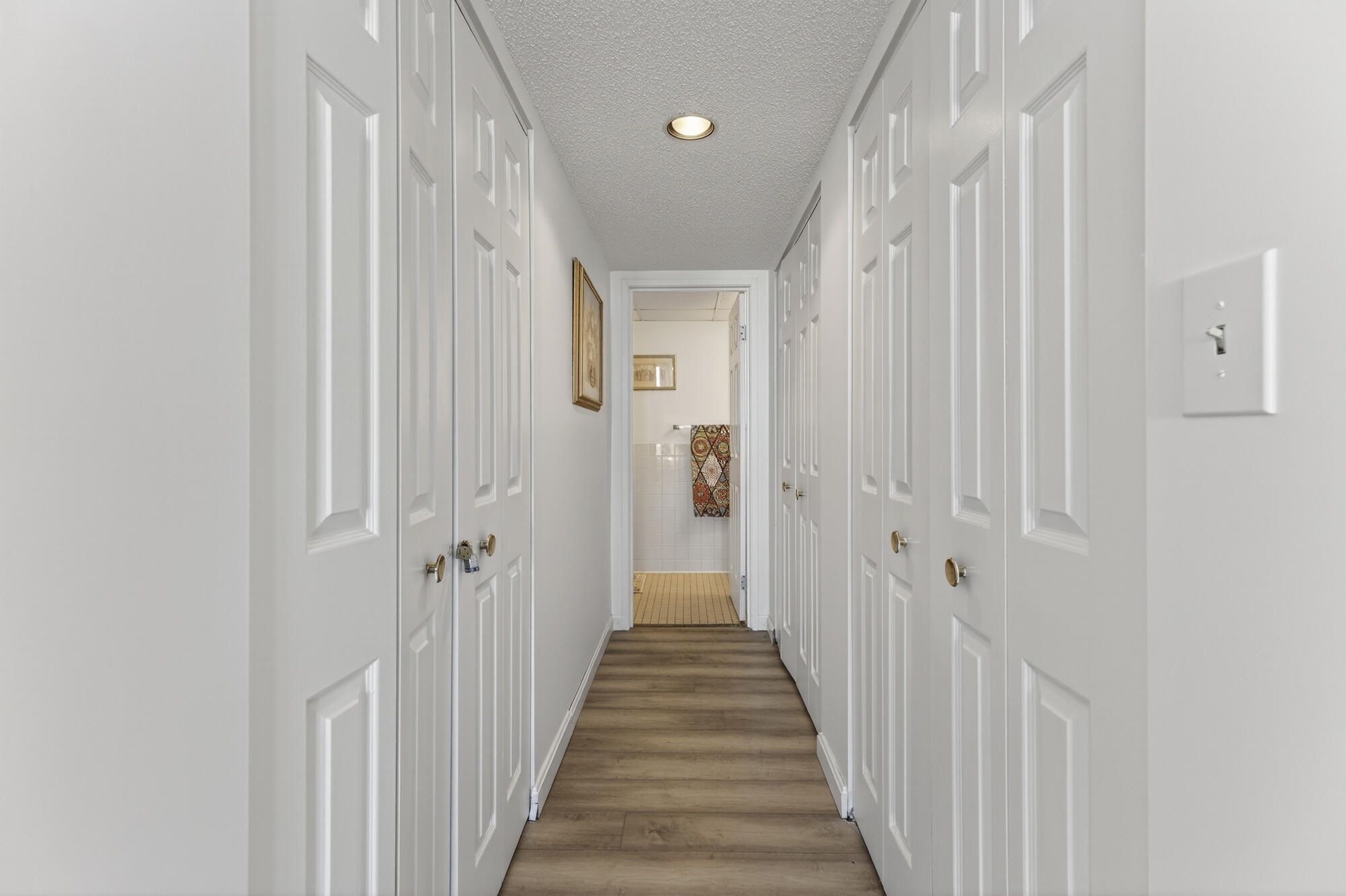 31 E Grand Avenue 83