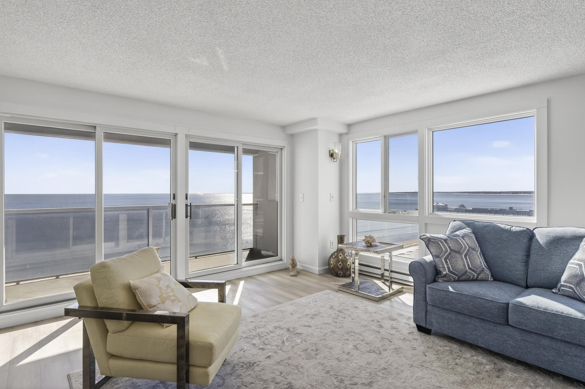 31 E Grand Avenue 83