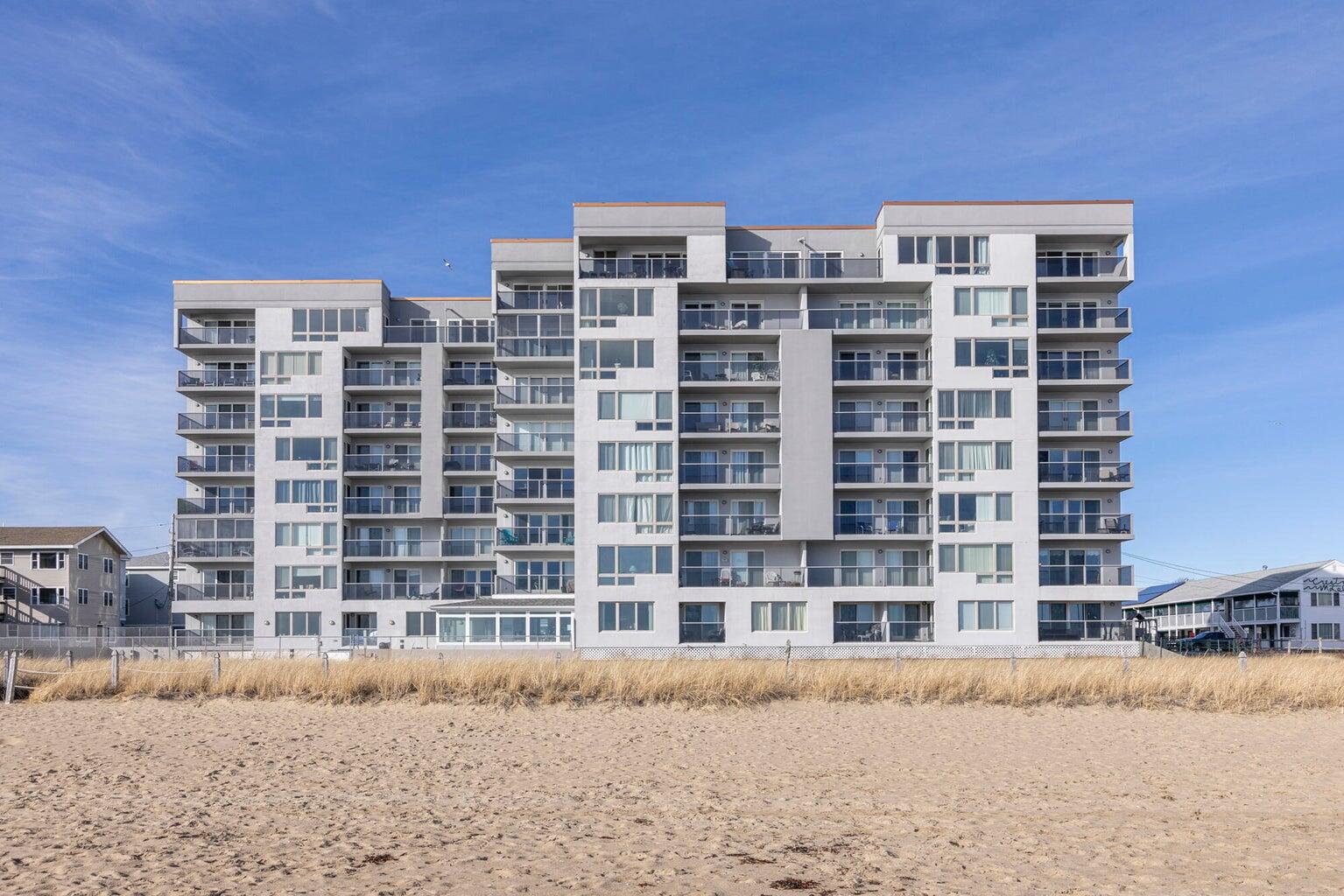 31 E Grand Avenue 83