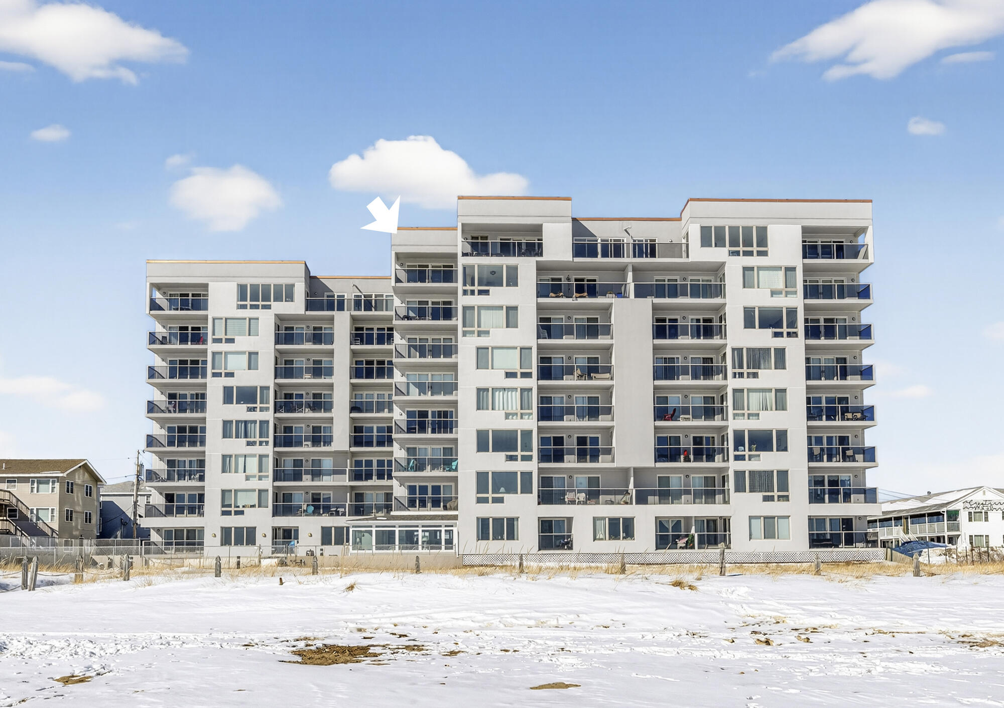31 E Grand Avenue 83