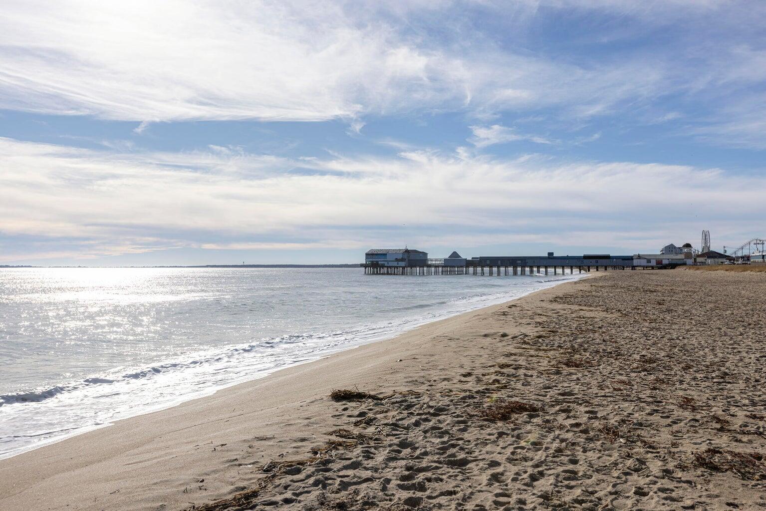 31 E Grand Avenue 83