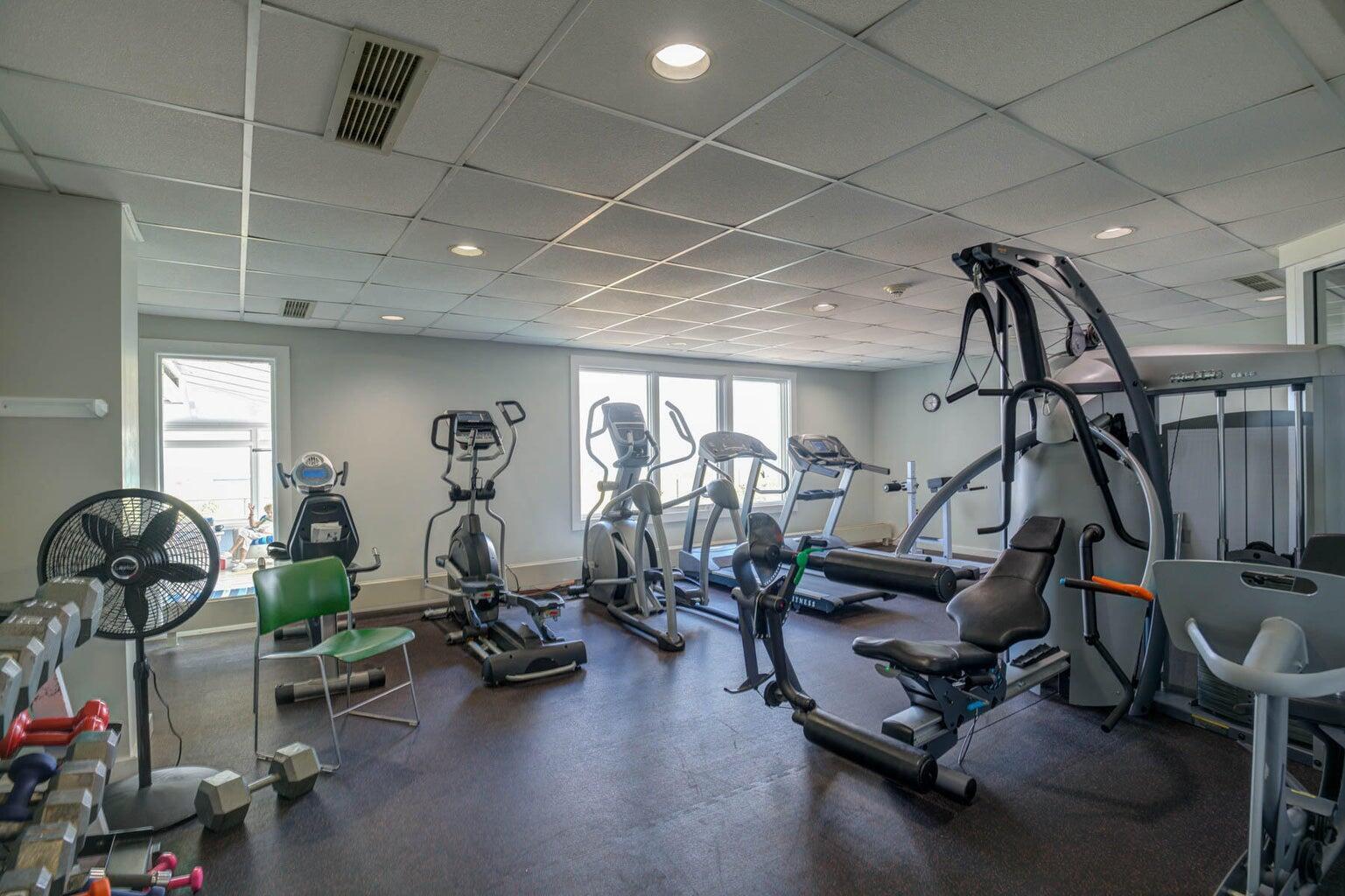 31 E Grand Avenue 83