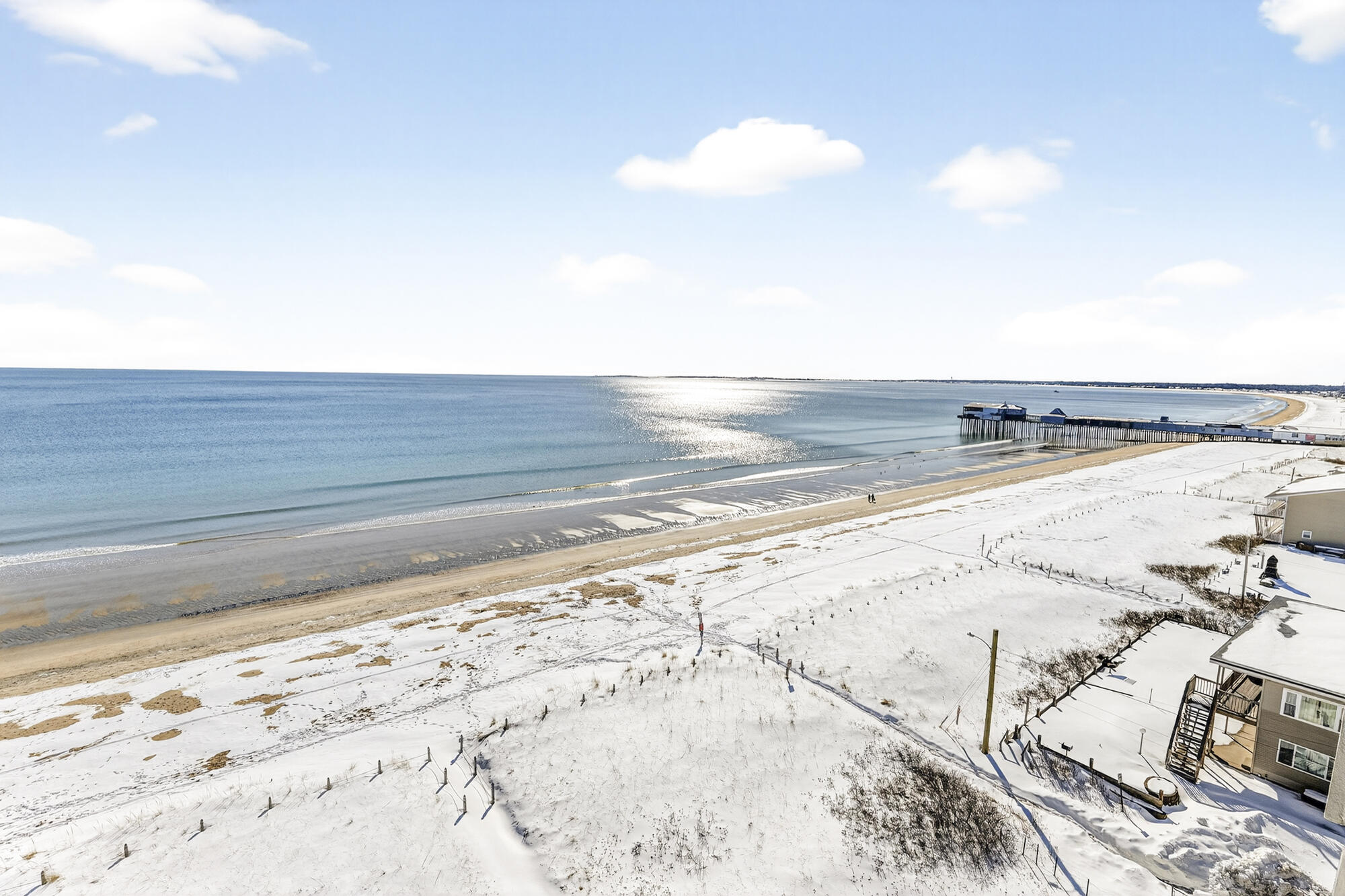 31 E Grand Avenue 83