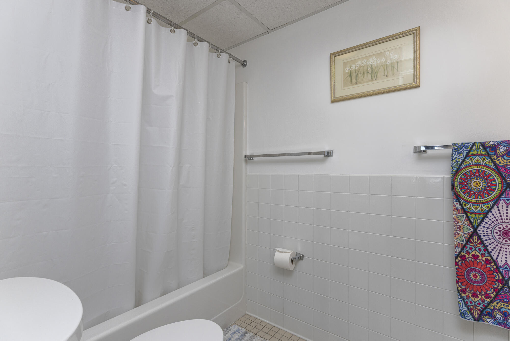 31 E Grand Avenue 83