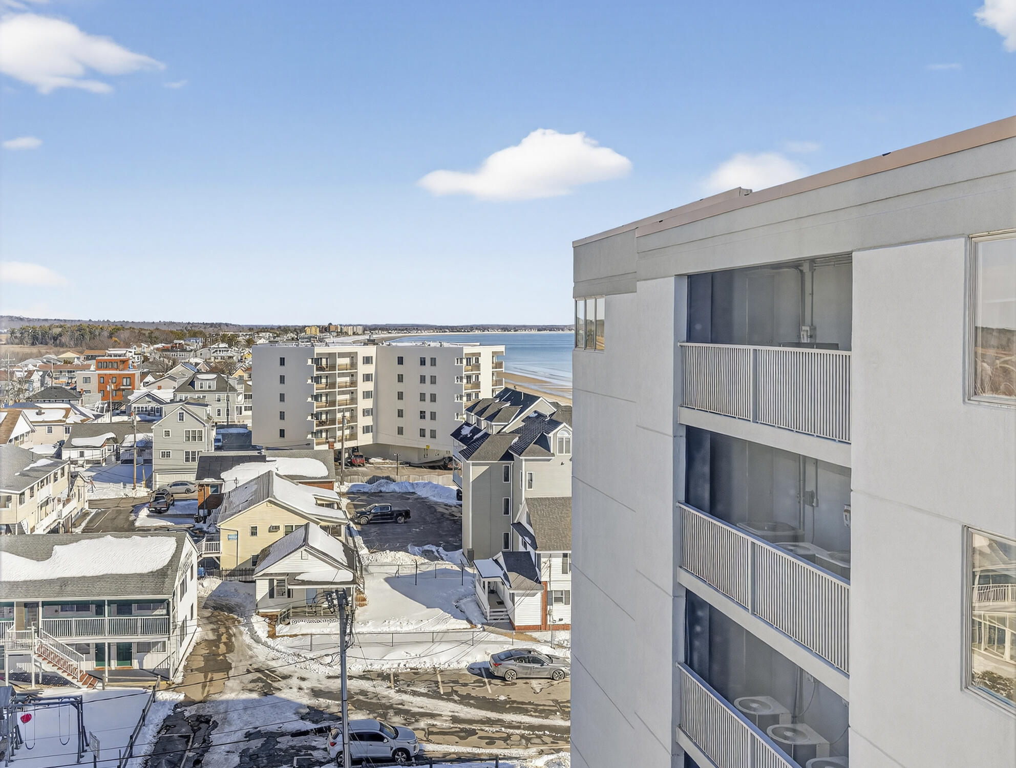 31 E Grand Avenue 83