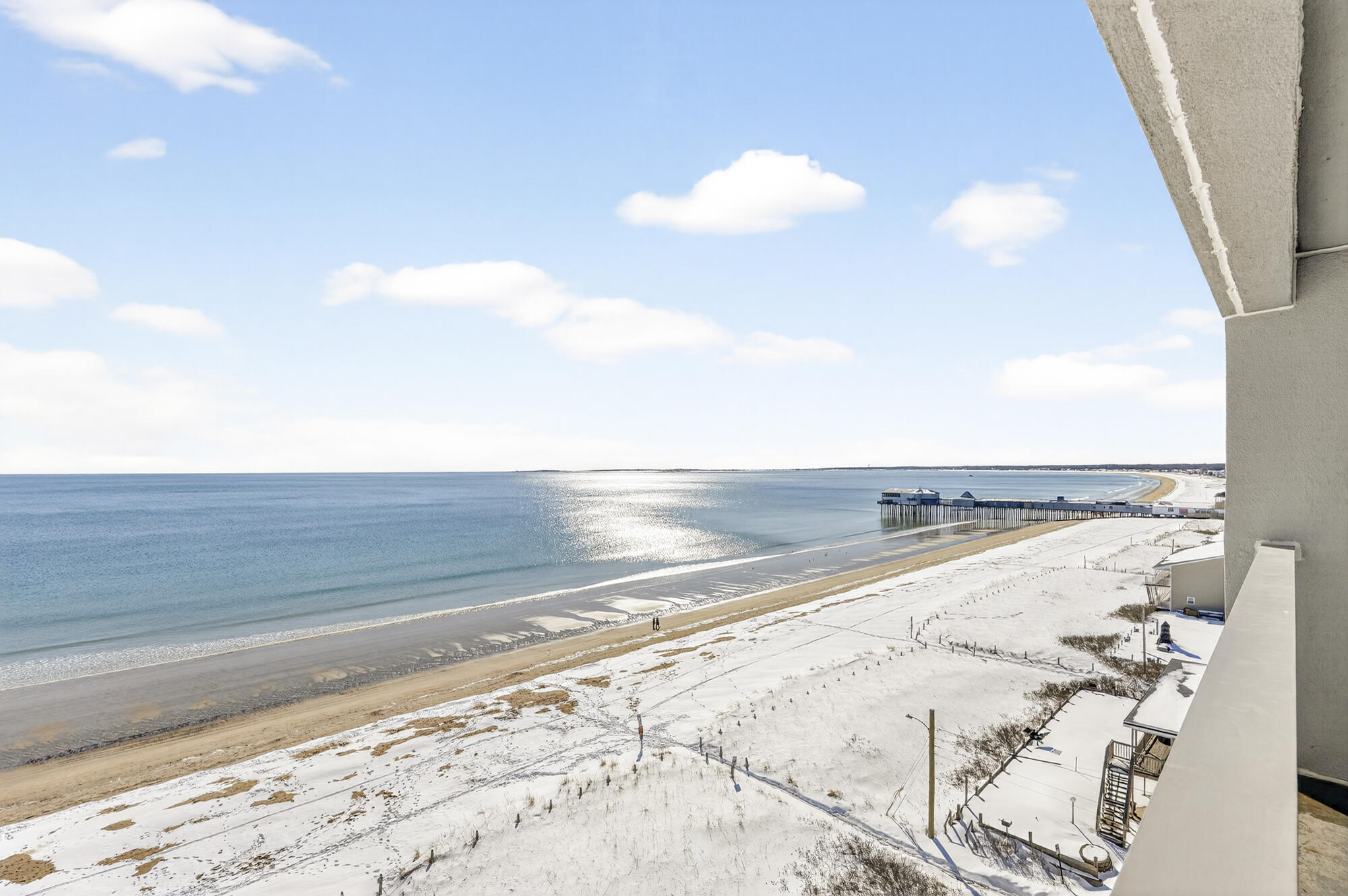 31 E Grand Avenue 83
