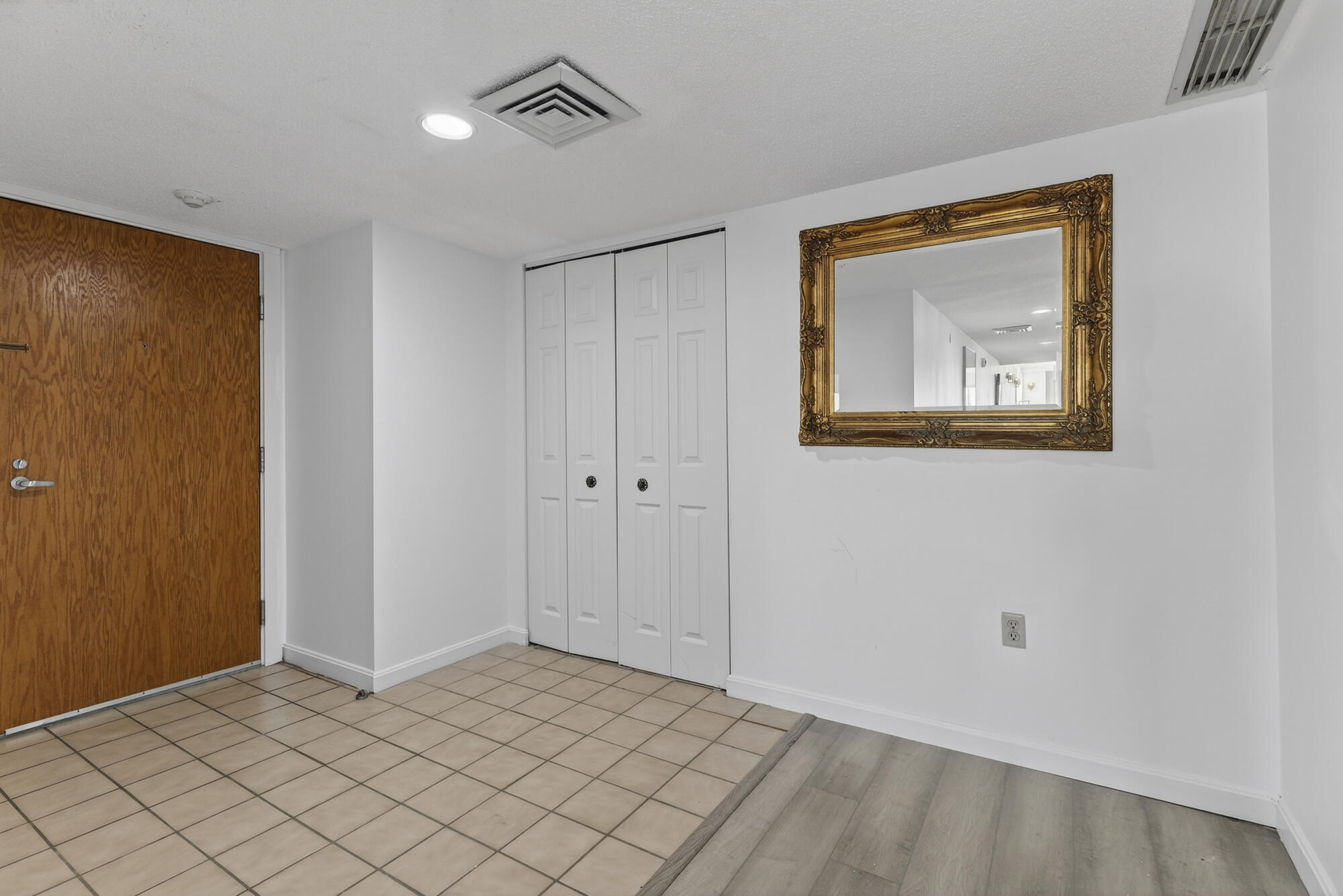 31 E Grand Avenue 83